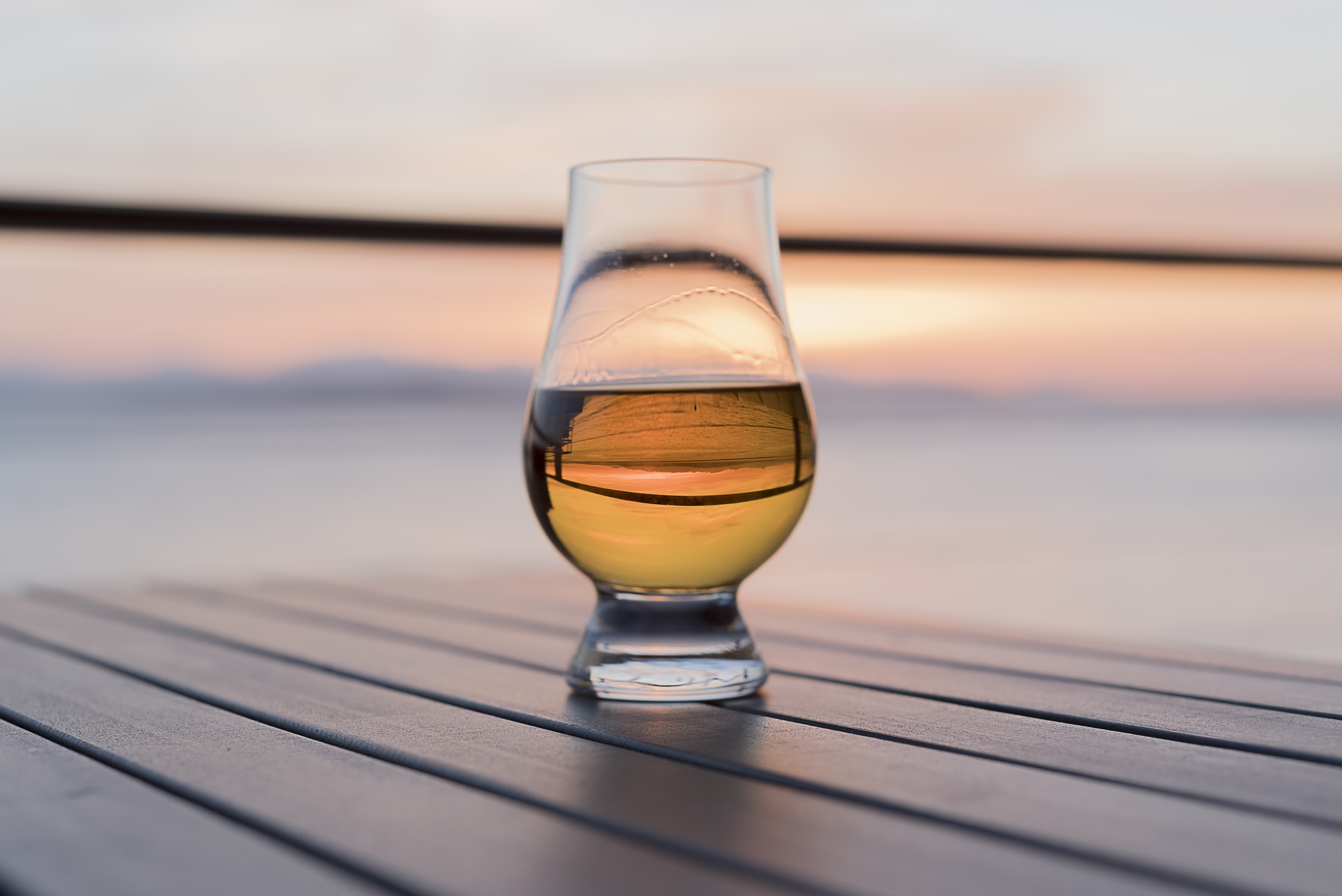 【詩】古典杯裡的夕陽　陳少