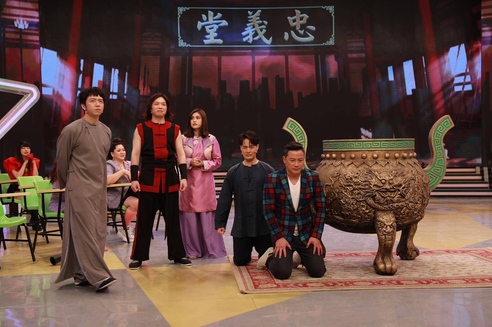 江宏恩在《明星許願池》跟班底來一場飛龍在天劇場版。(民視提供)