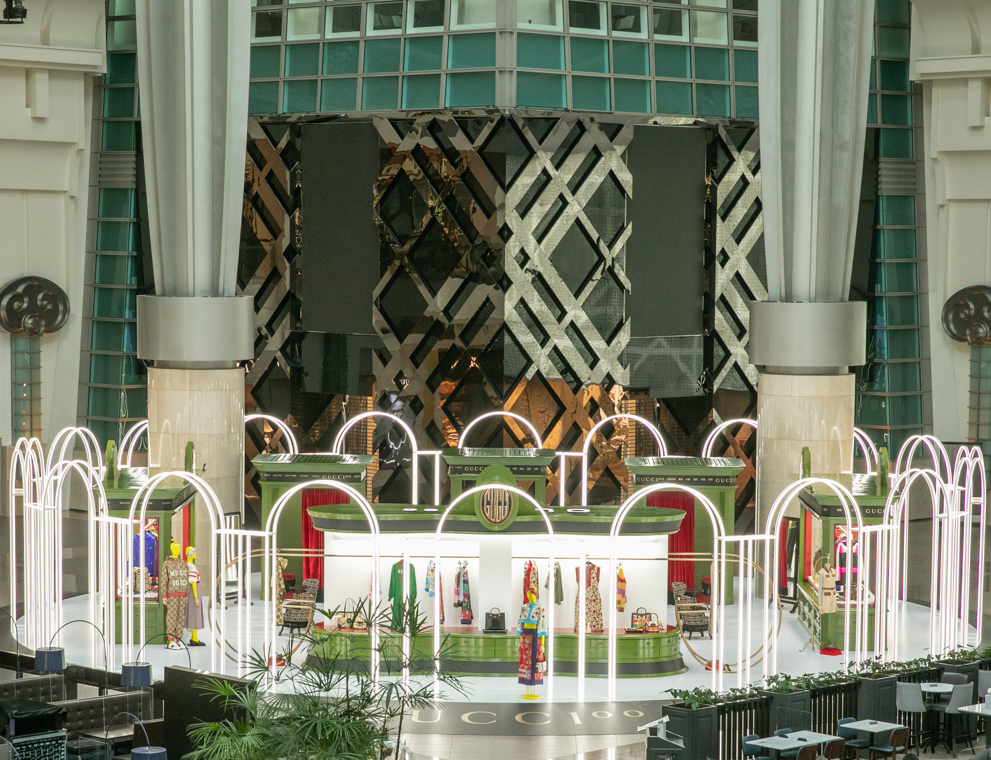 GUCCI 100周年主題快閃店即日起至10月29日於台北101四樓都會廣場盛大開幕。