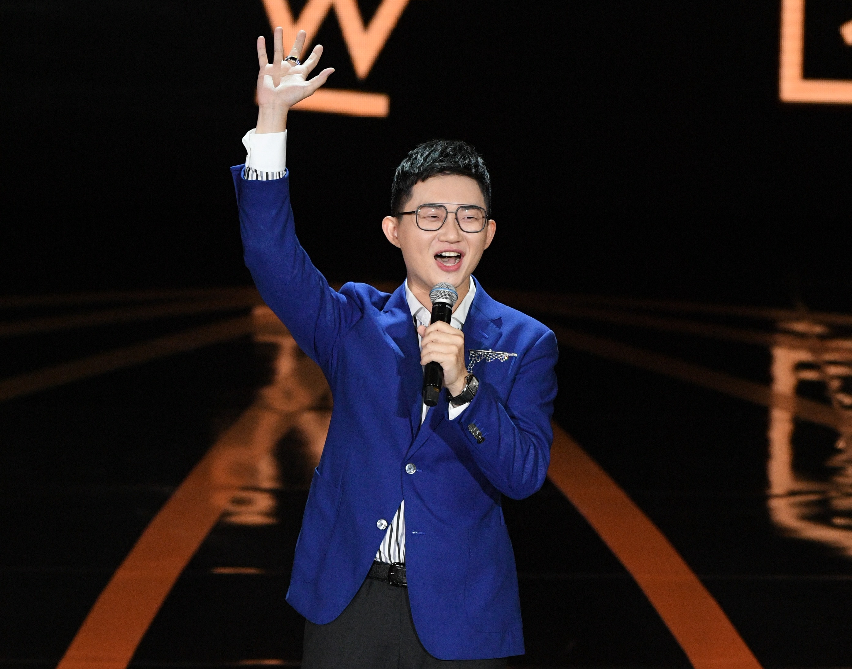 視網膜親自示範「90秒致詞」精準無誤。（三立提供）