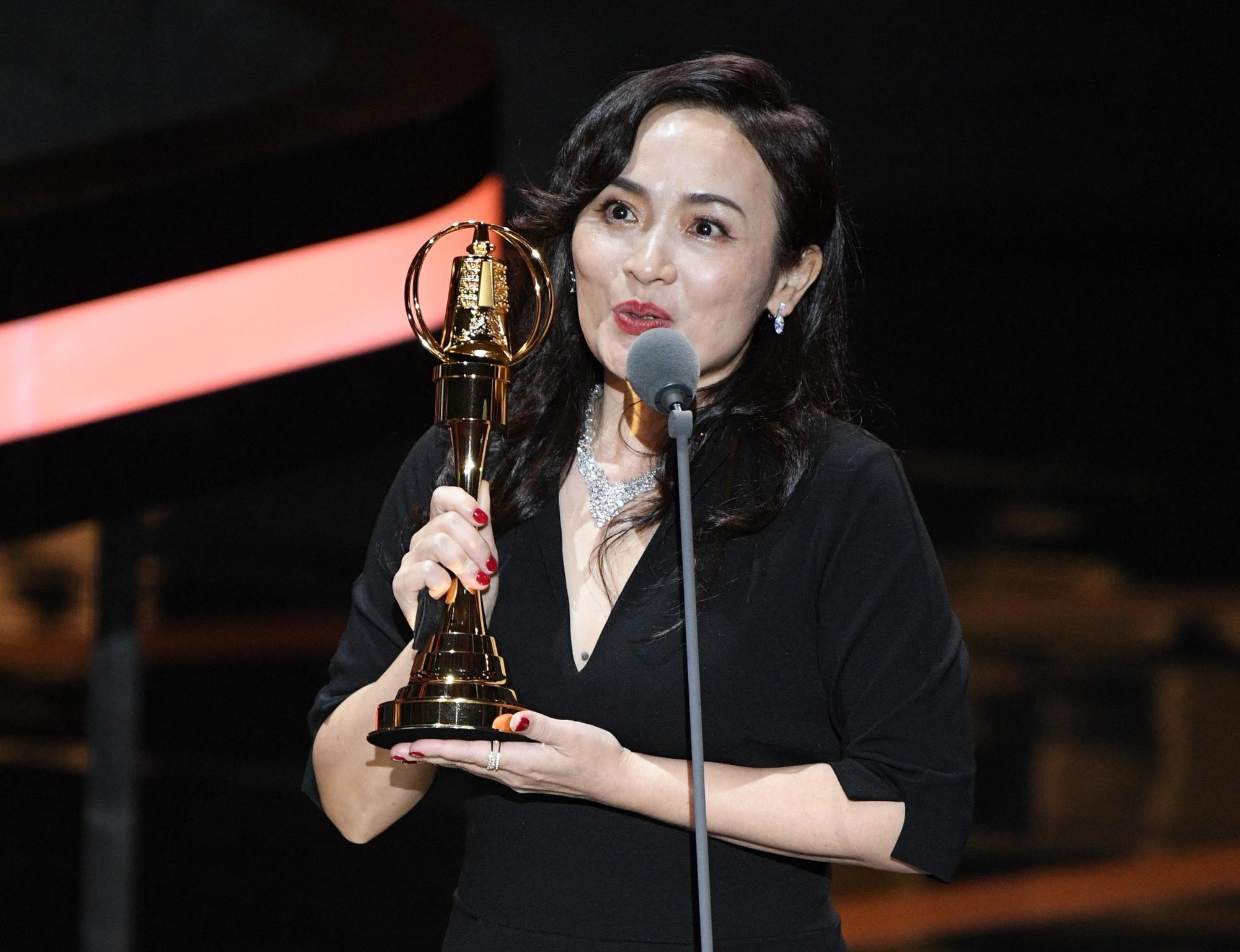 徐堰鈴是資深劇場演員,投入影視受到肯定。