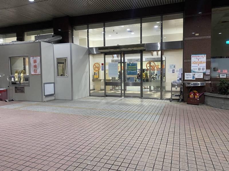 潘男持酒瓶猛砸13歲繼女,將她打得顱內出血,送仁愛醫院急救,目前仍在加護病房觀察。(讀者提供)