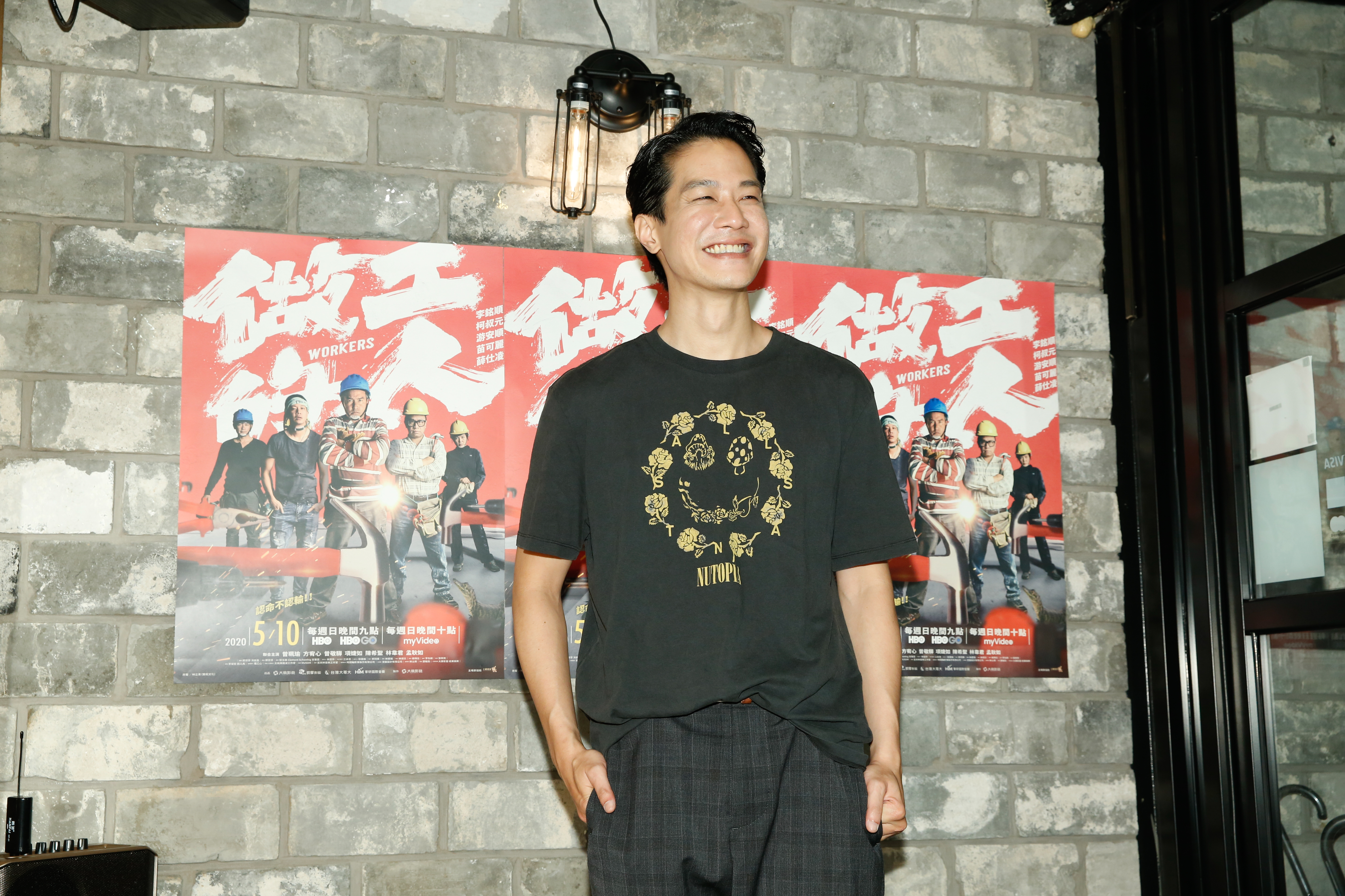 薛仕凌在金鐘獎慶功宴上笑得開心。