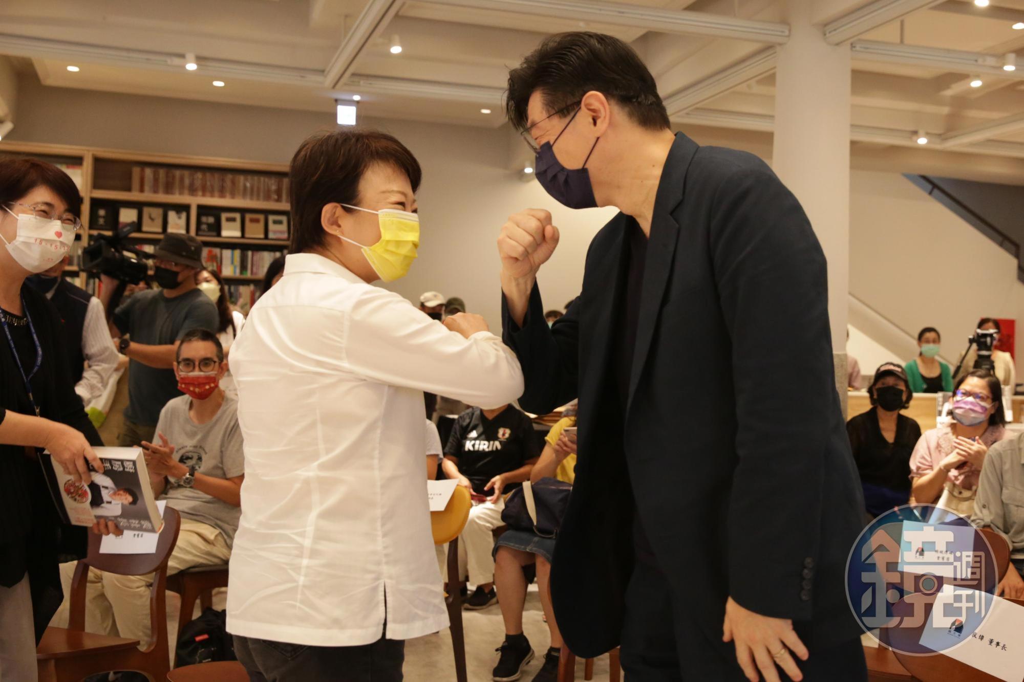 盧秀燕向裴偉喊話:「放下屠刀,拿起菜刀」。