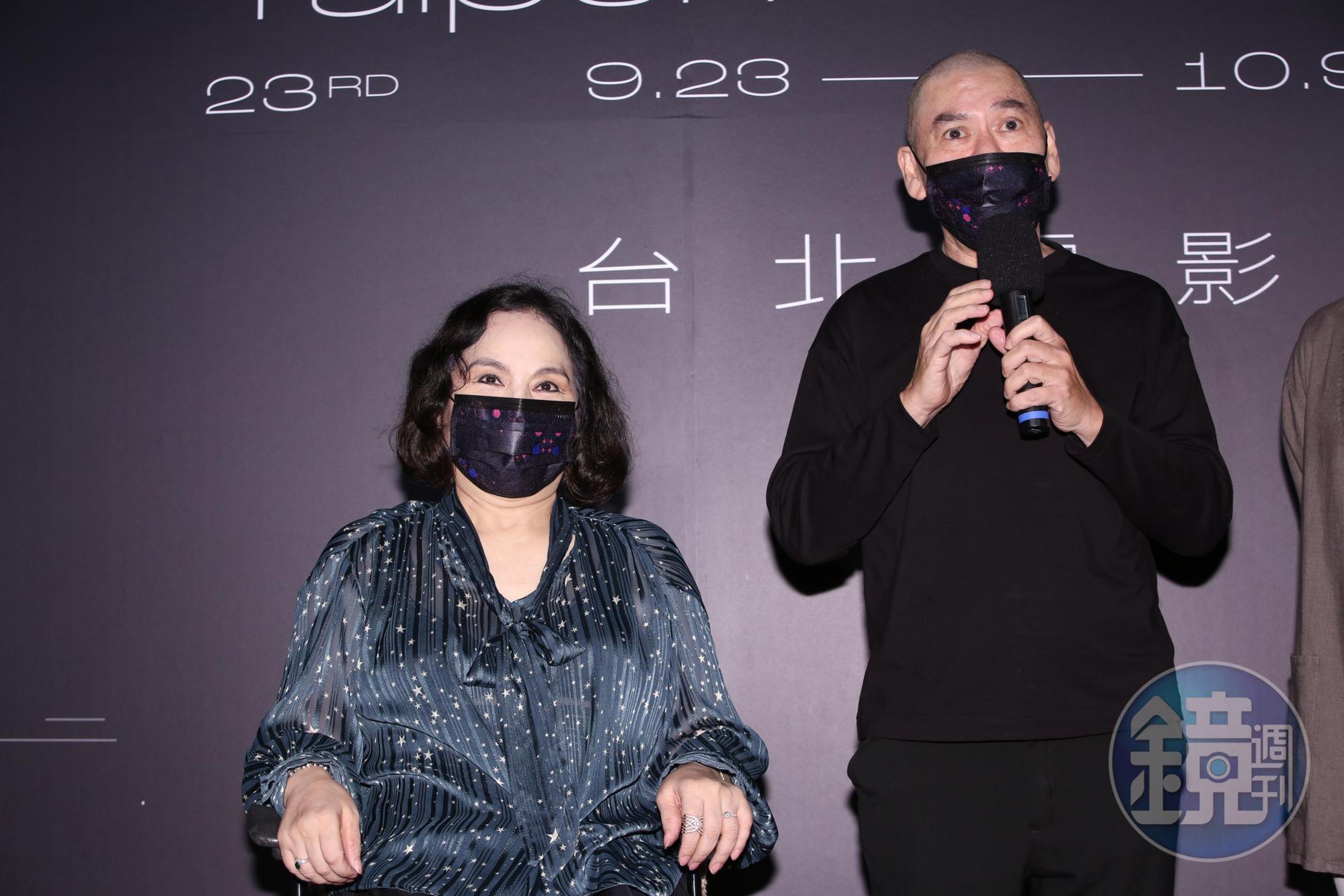 蔡明亮（右）自認為李珮菁（左）的粉絲，歌曲也都如數家珍。