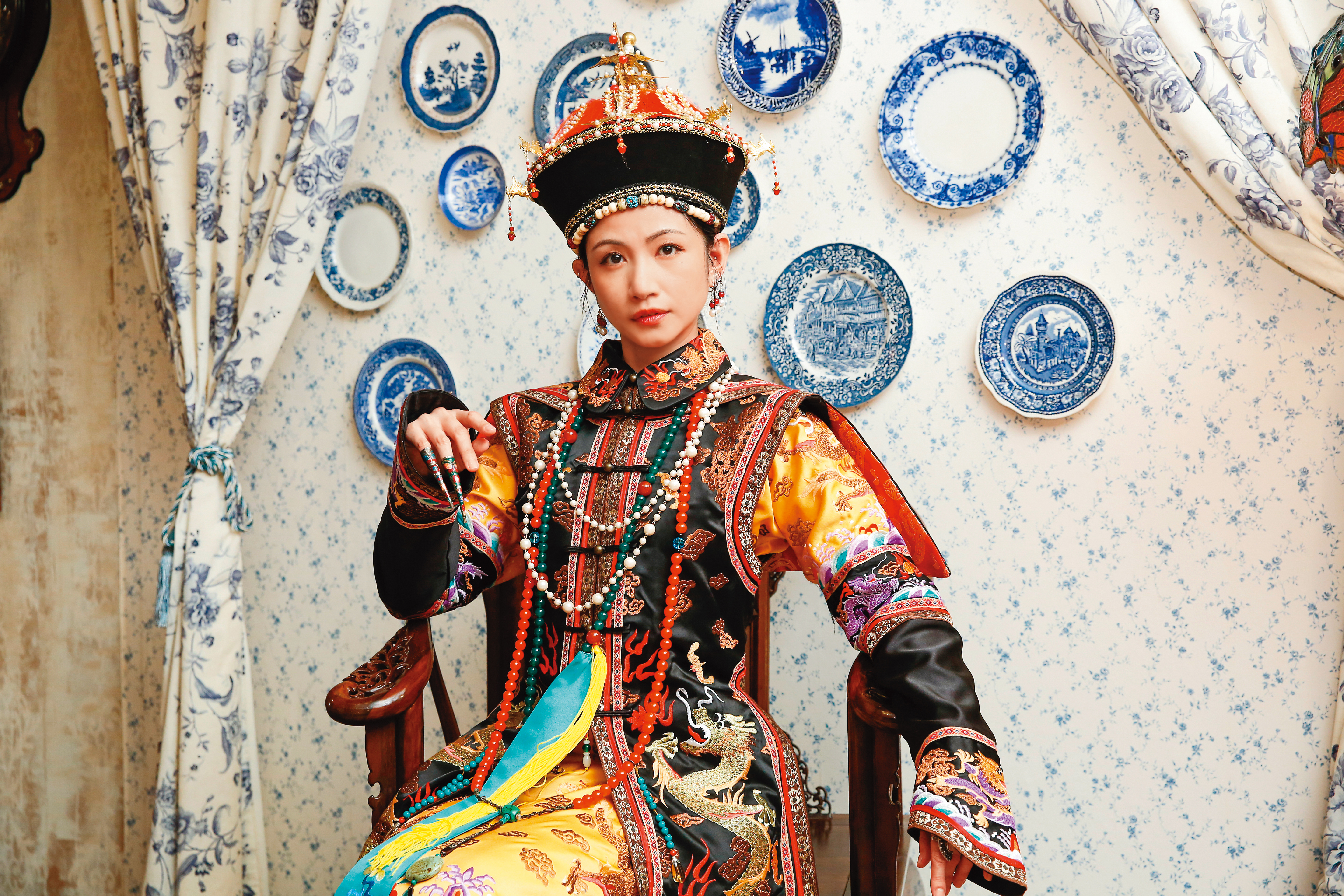 李千那出席「拉普星球」記者會，過足了穿清朝古裝的癮。