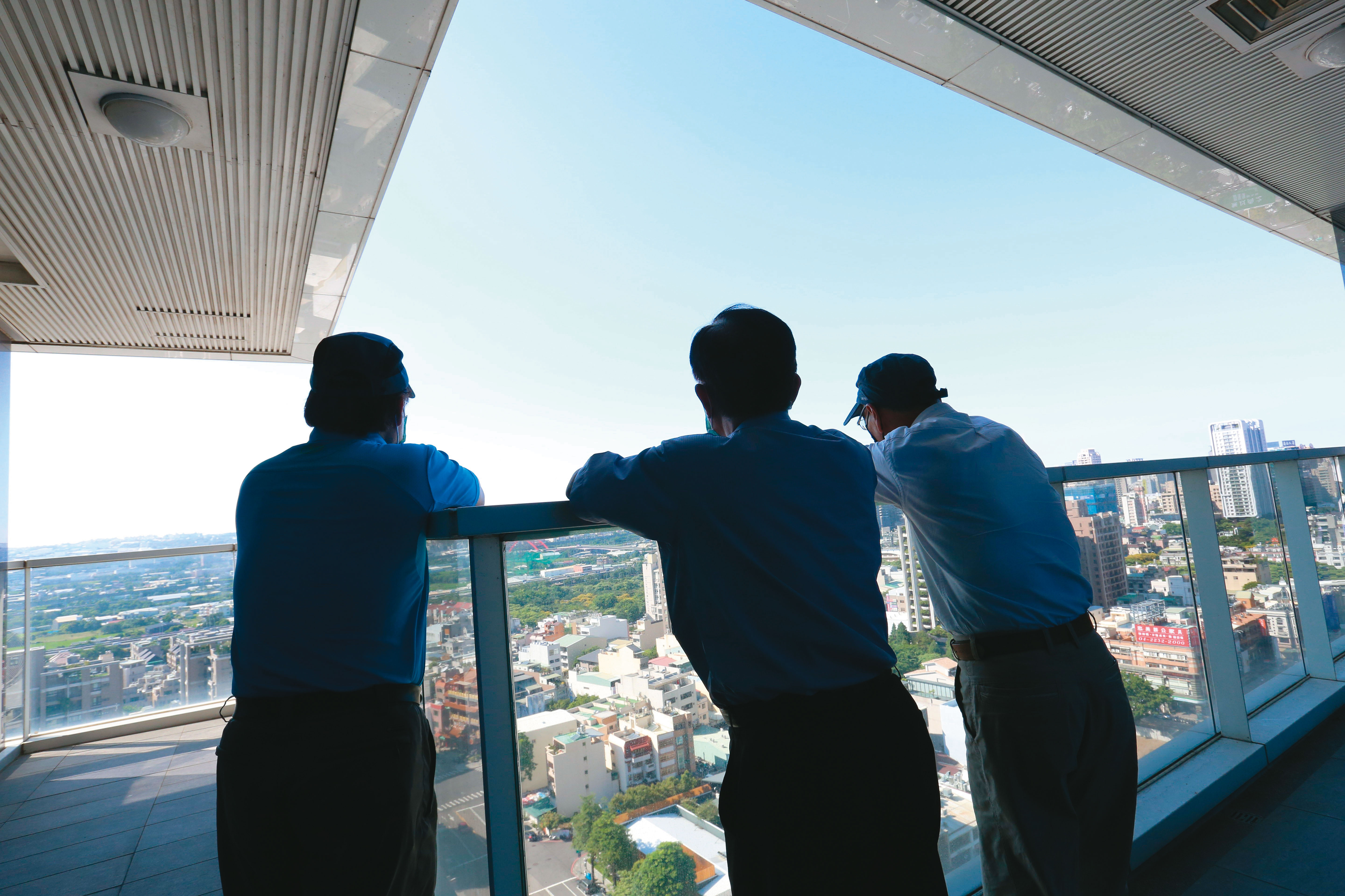 明道大學前主管及2位EMBA校友向本刊投訴，指明道違法招生、問題重重。