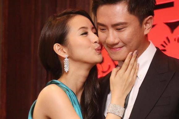 林依晨2014生日當天，與當時交往2年的男友林于超舉行訂婚儀式。（翻攝自林依晨臉書）