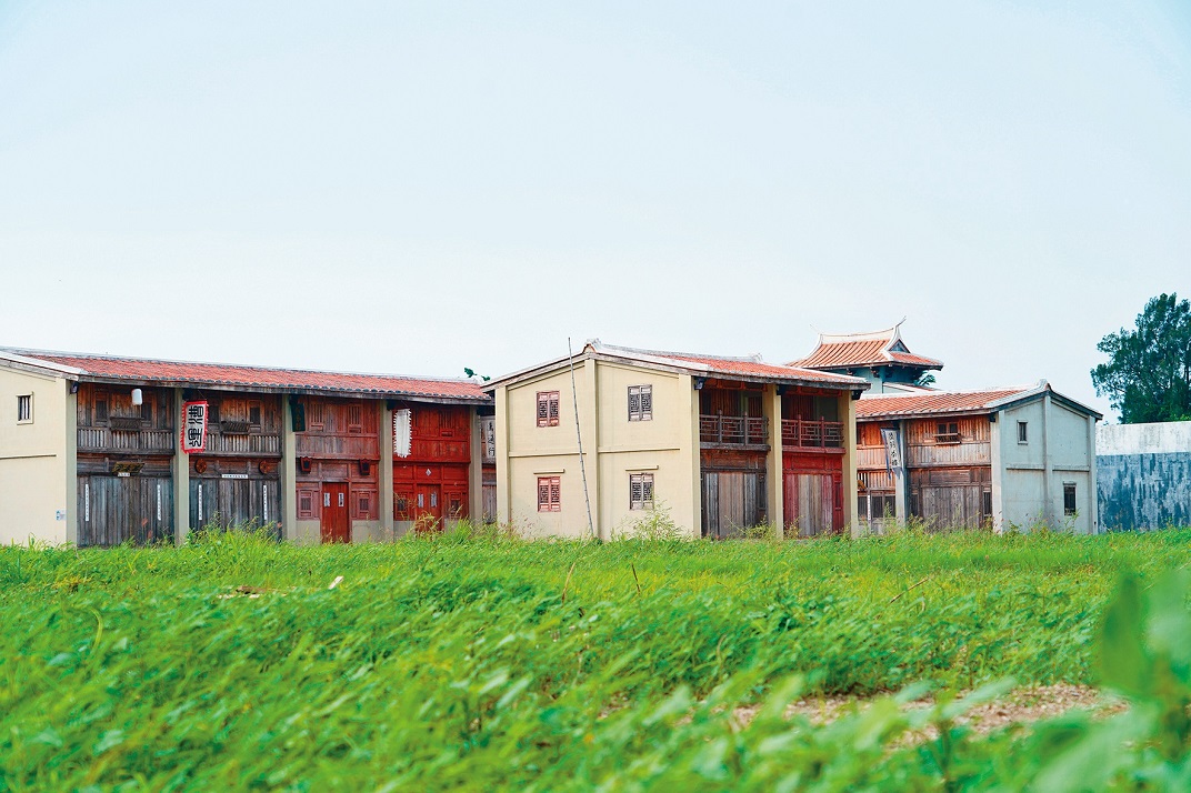 占地近九公頃大的岸內糖廠影視基地，目前完成第一期台灣府城。