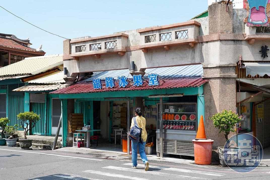 超過一甲子歷史的「銀鋒冰果室」,是許多鹽水人的回憶。