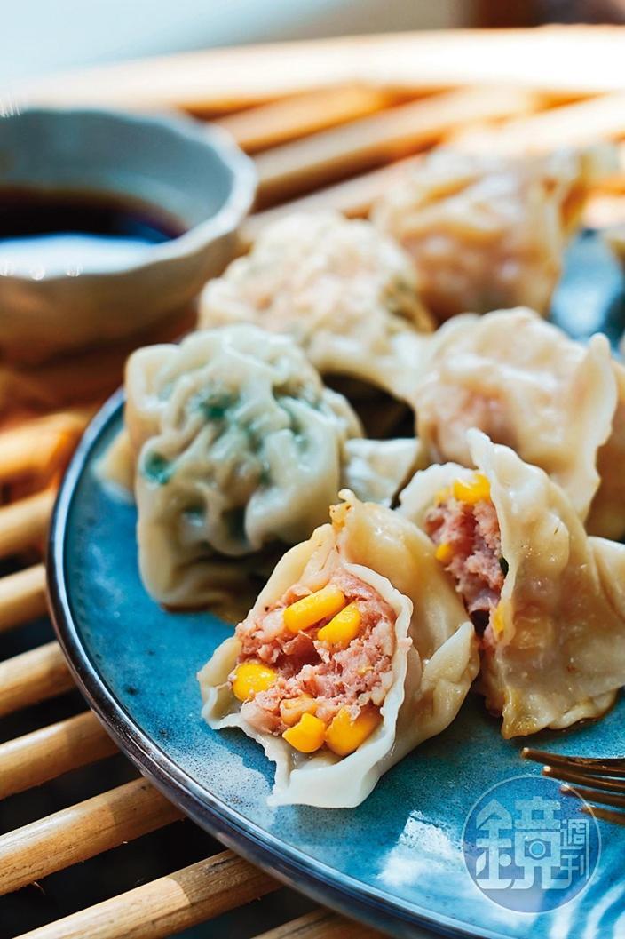 台南網路熱門團購美食「東興大元寶」，大顆飽滿又好吃。（129元／份）