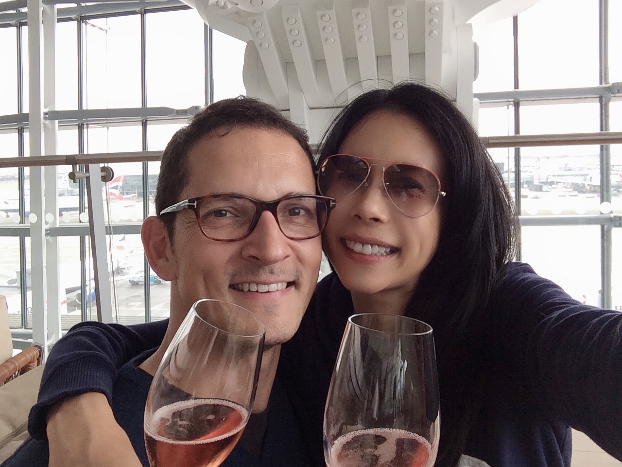 莫文蔚與老公Johannes結婚十週年。（莫家寶貝工作室提供）