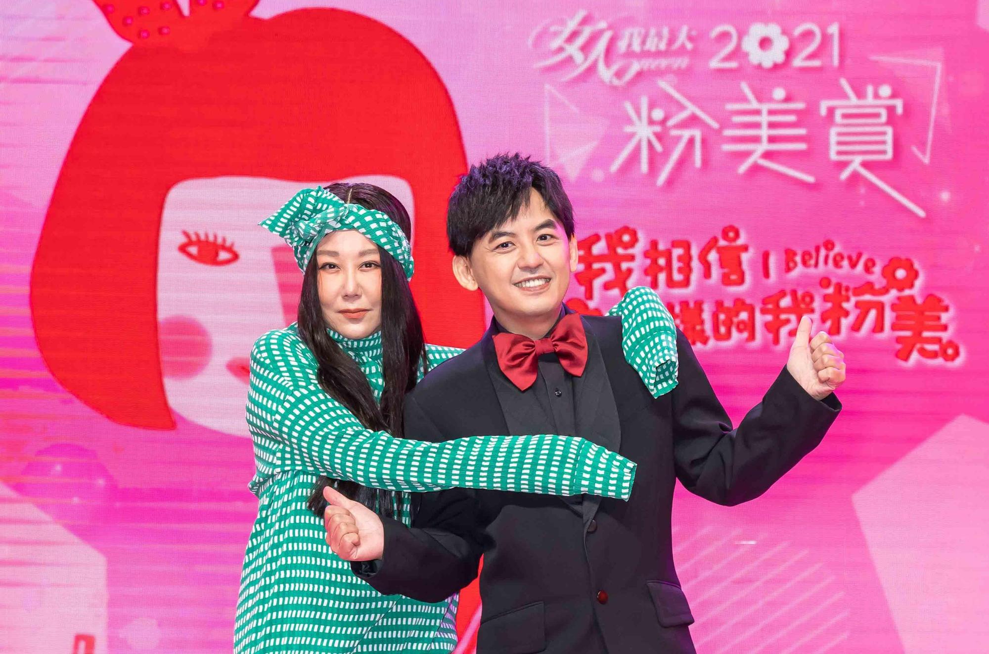 今年是粉美賞第9年,找來黃子佼擔任頒獎典禮主持人。(TVBS提供)
