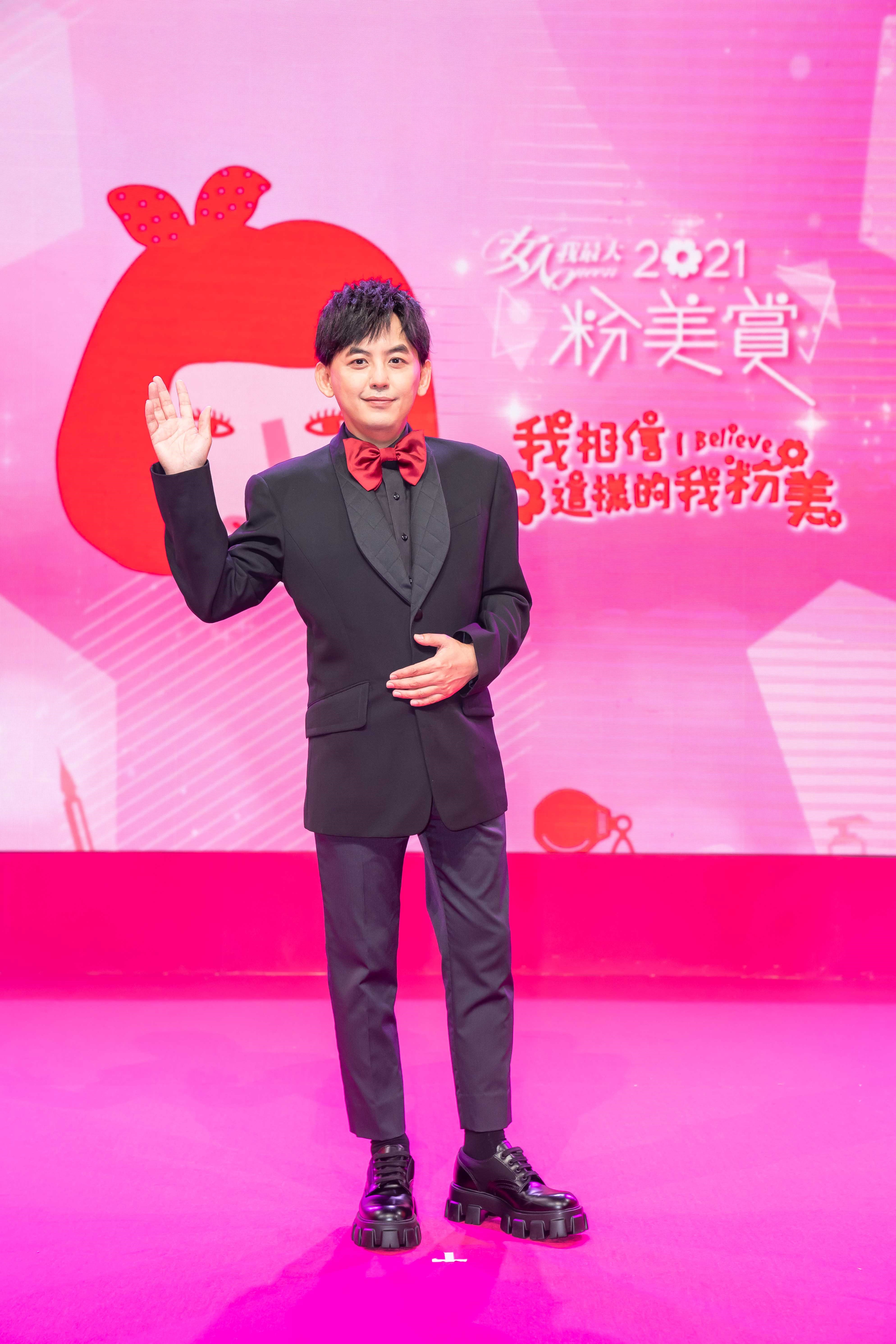 黃子佼針對日前藍祖蔚的批評「綜藝人」提早離席一事，認為電視人不需要互相漏氣求進步。（TVBS提供）