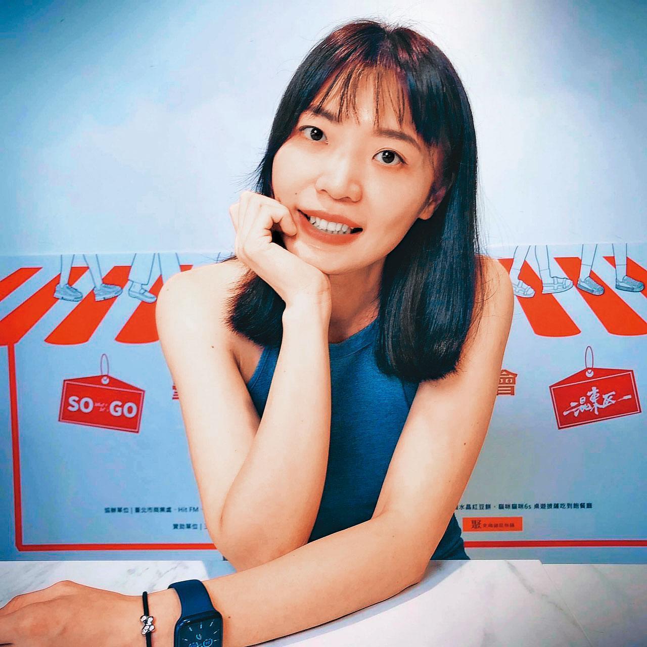 謝銘元的小三陳麗文(圖)目前擔任艾絲資訊公司的人資主管。(翻攝臉書)