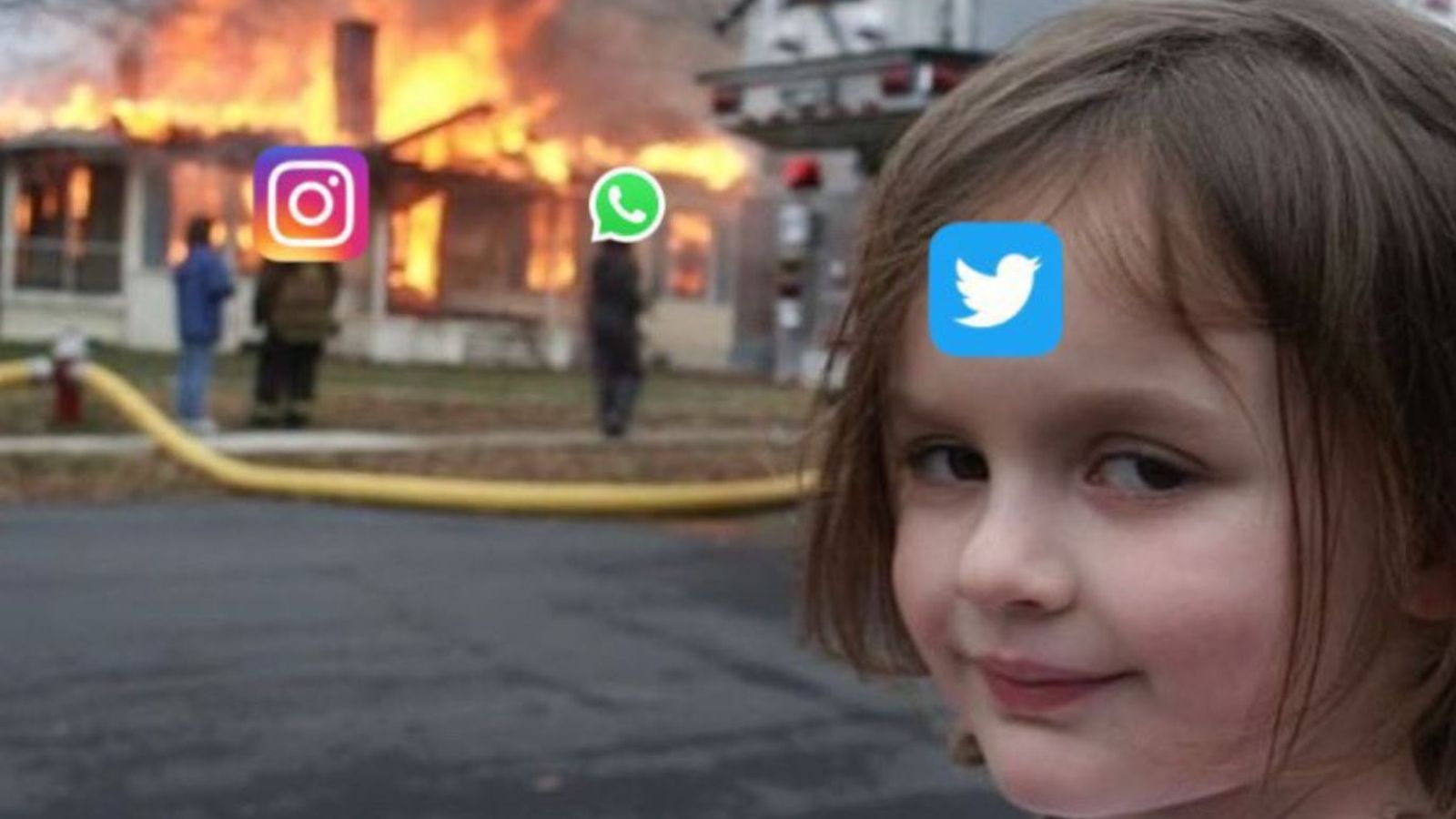 眼看IG、WhatsApp毀滅，推特笑而不語。（翻攝prashantgwari推特）
