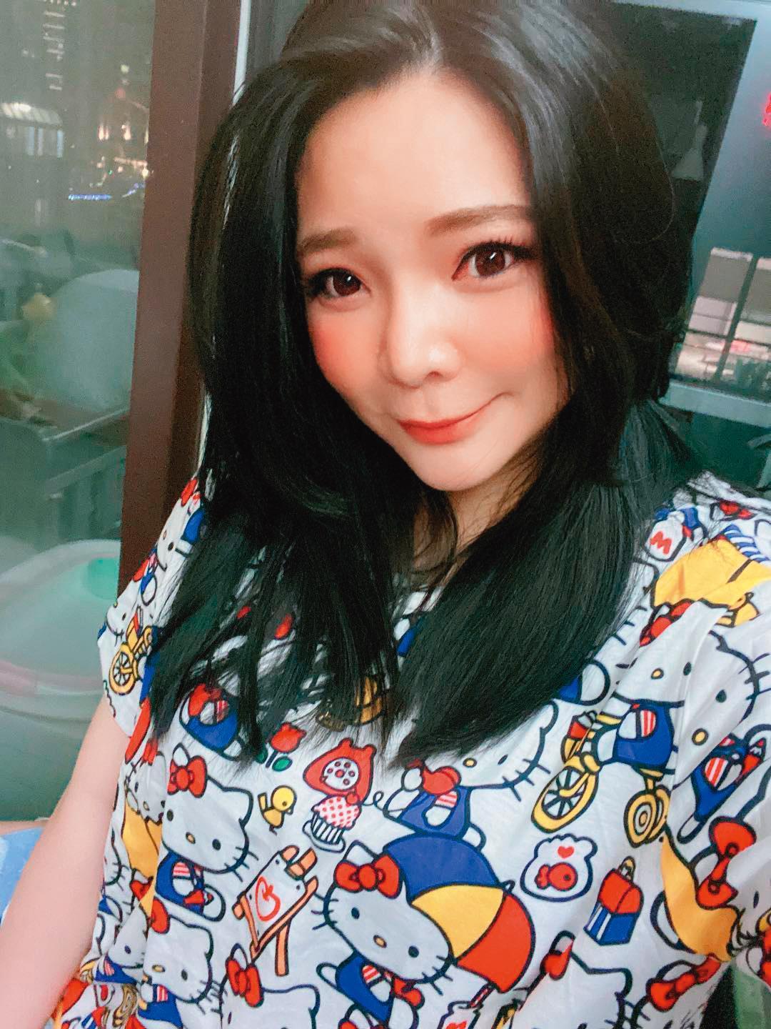 小甜甜曾以機會約會被拍，如今已經結婚生女。（翻攝小甜甜臉書）