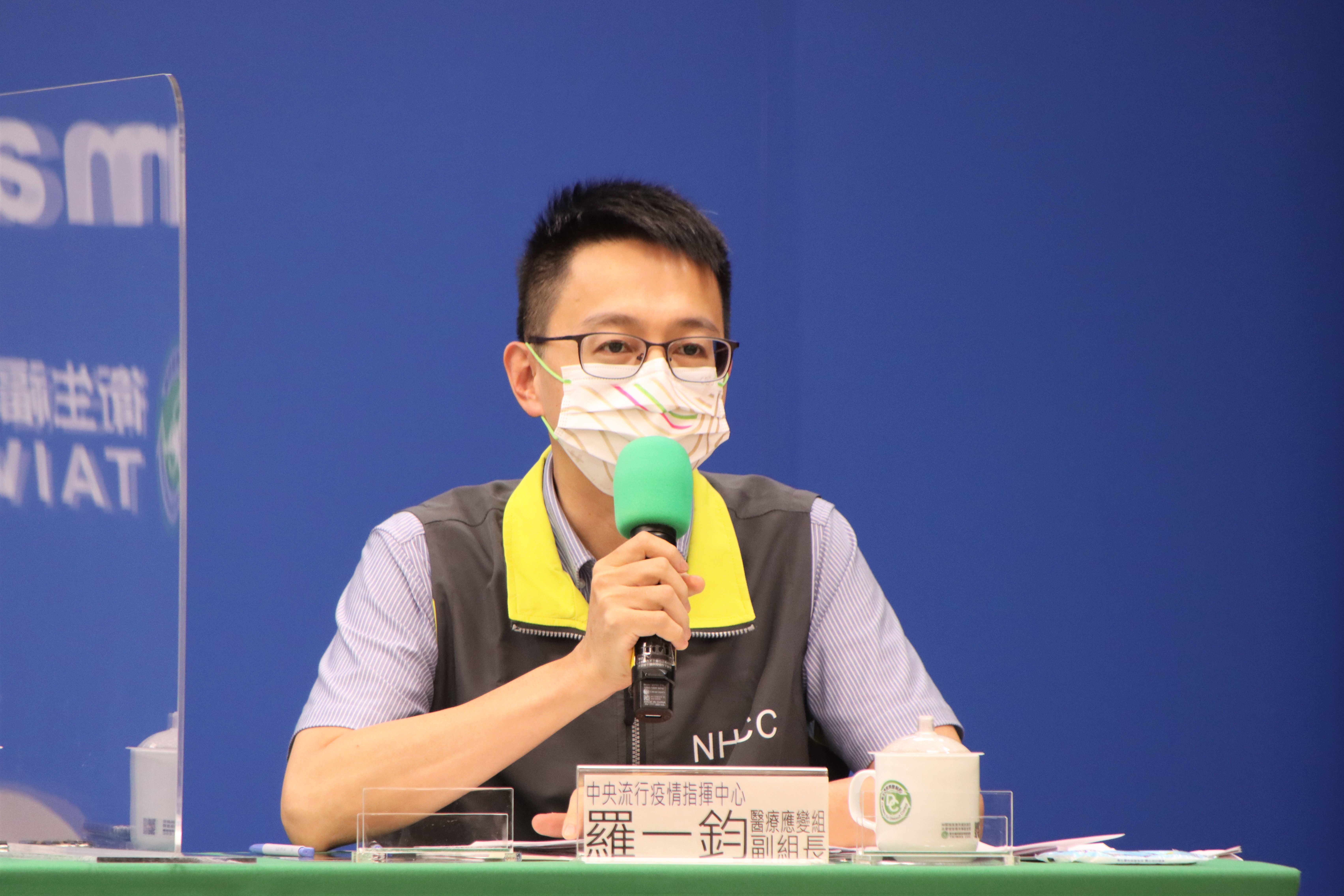 醫療應變組副組長羅一鈞將代表防疫團隊出席國慶大典，並領唱國歌。（指揮中心提供）