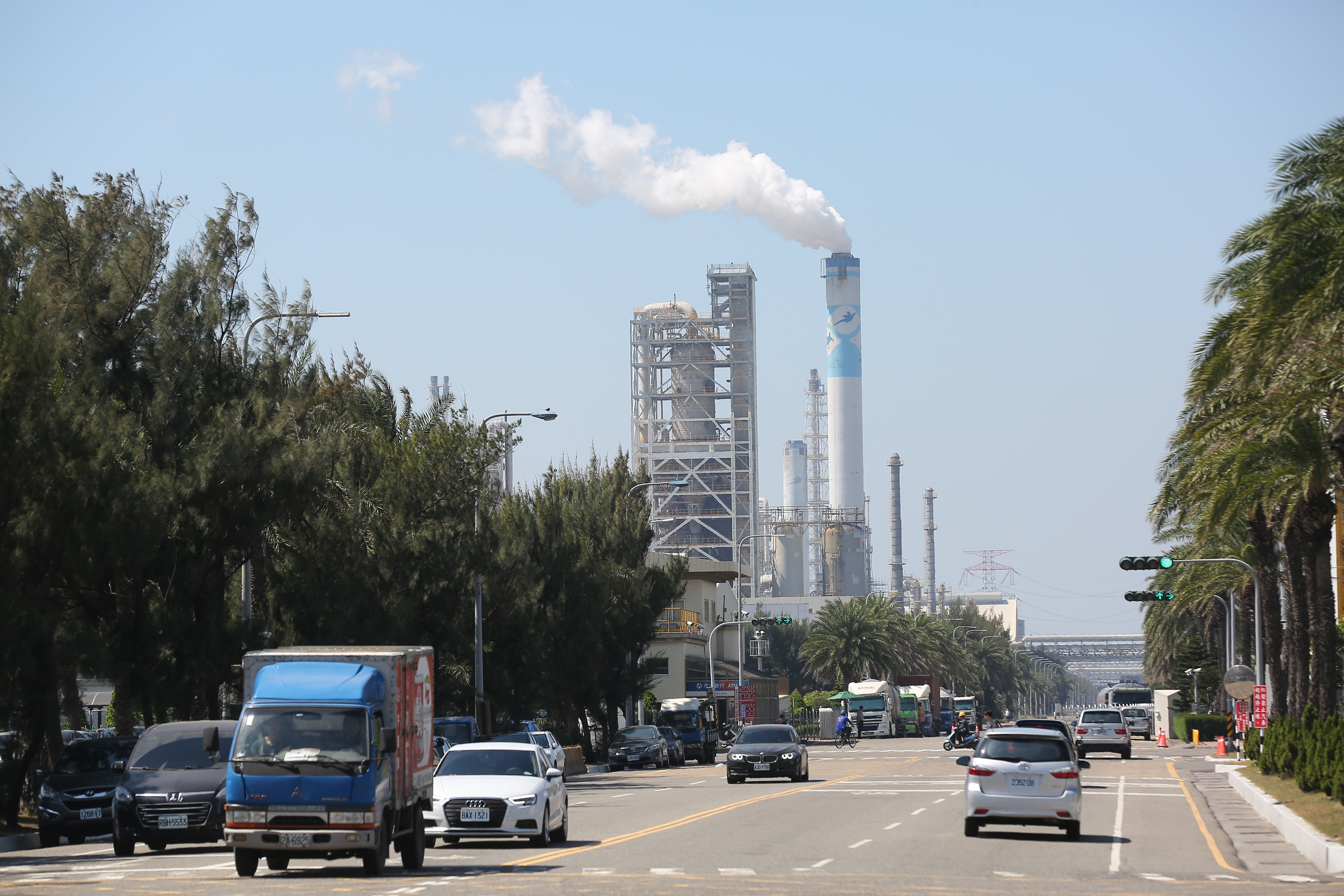 全球能源飆漲，通膨持續升溫，法人普遍看好塑化族群漲勢。