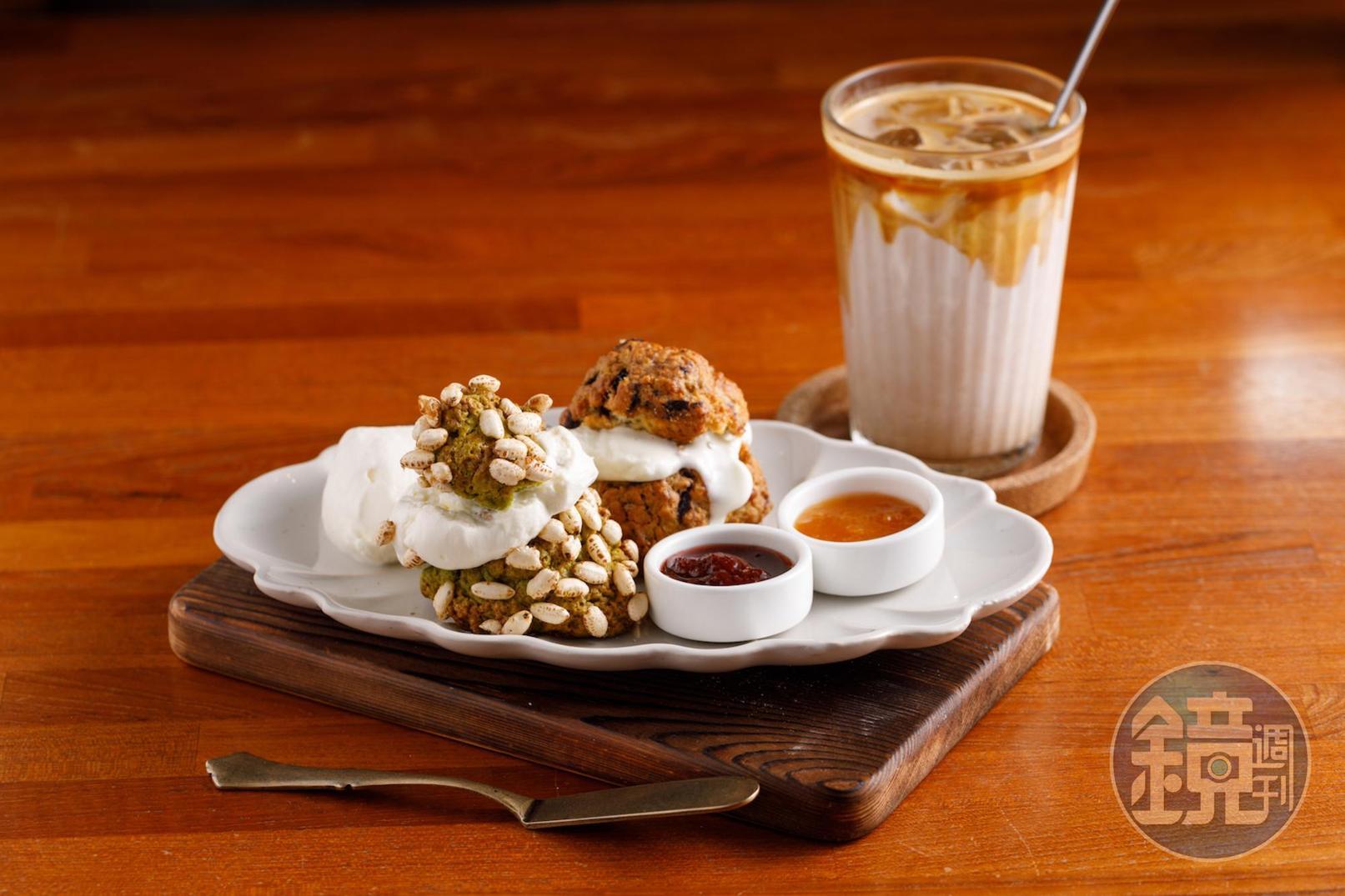「Double Scone」可任選2種口味司康搭配鮮奶油與2款果醬。（160元／份，司康單價超過65元補差額）；冰咖啡歐蕾（後，150元／杯）。