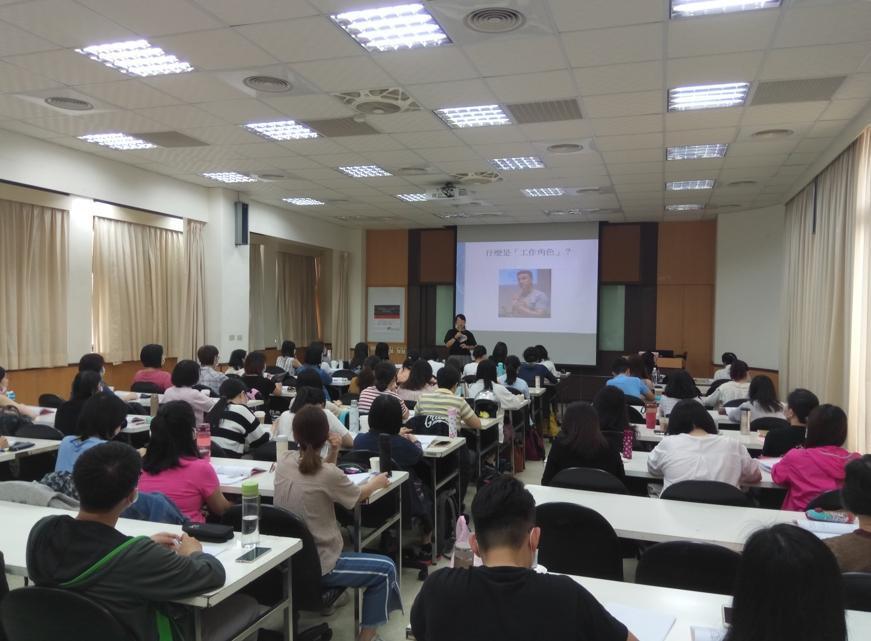 張老師在台灣各角落培養義務「張老師」。(張老師基金會提供)