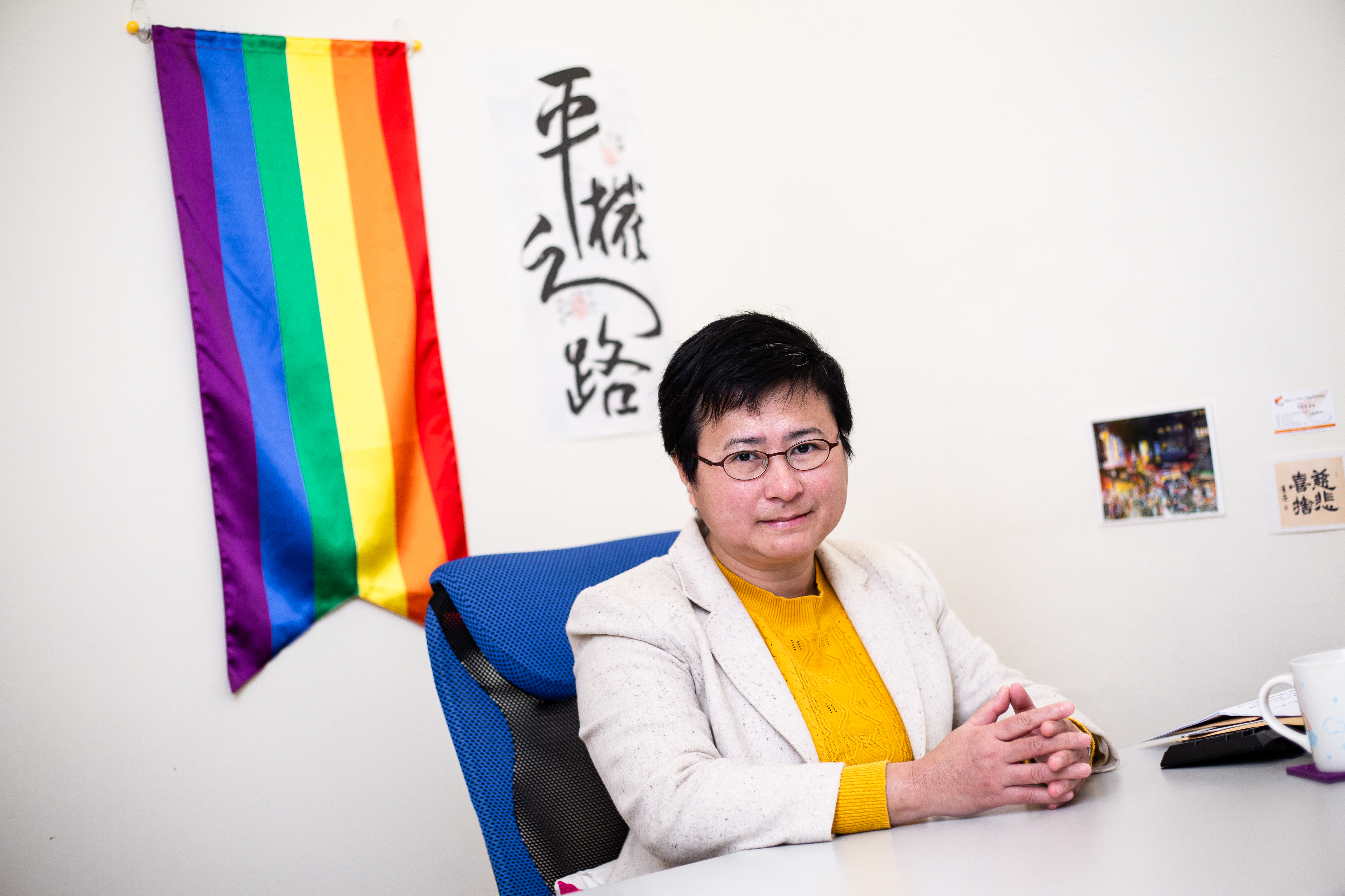 作為一個女同志，律師許秀雯很能同理跨性別者的痛苦，積極在法律資源上支持跨性別朋友，拆解既有法律對性少數者的壓迫。