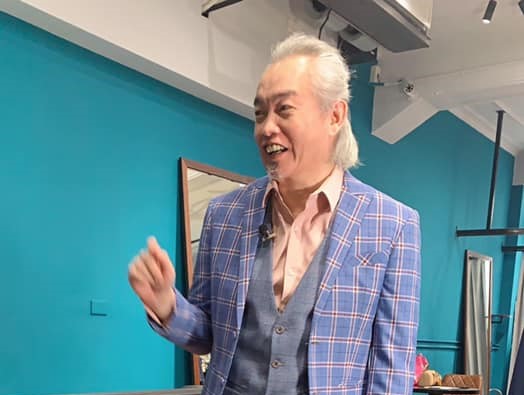 康康之前身體出狀況,連頭髮都整個白掉。(翻攝自康康臉書)