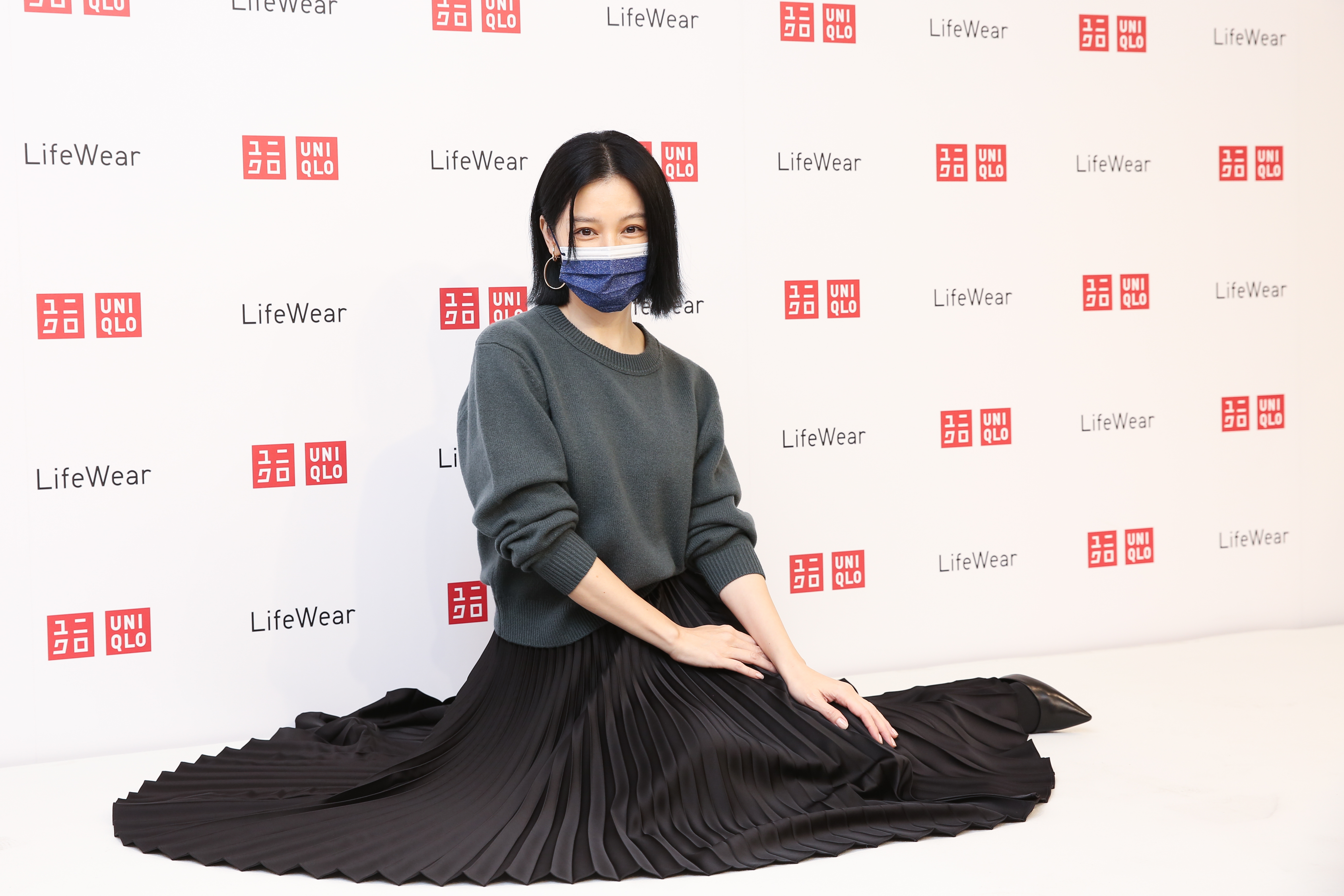 徐若瑄以清透的裸妝感，擔任UNIQLO LifeWear代言人。