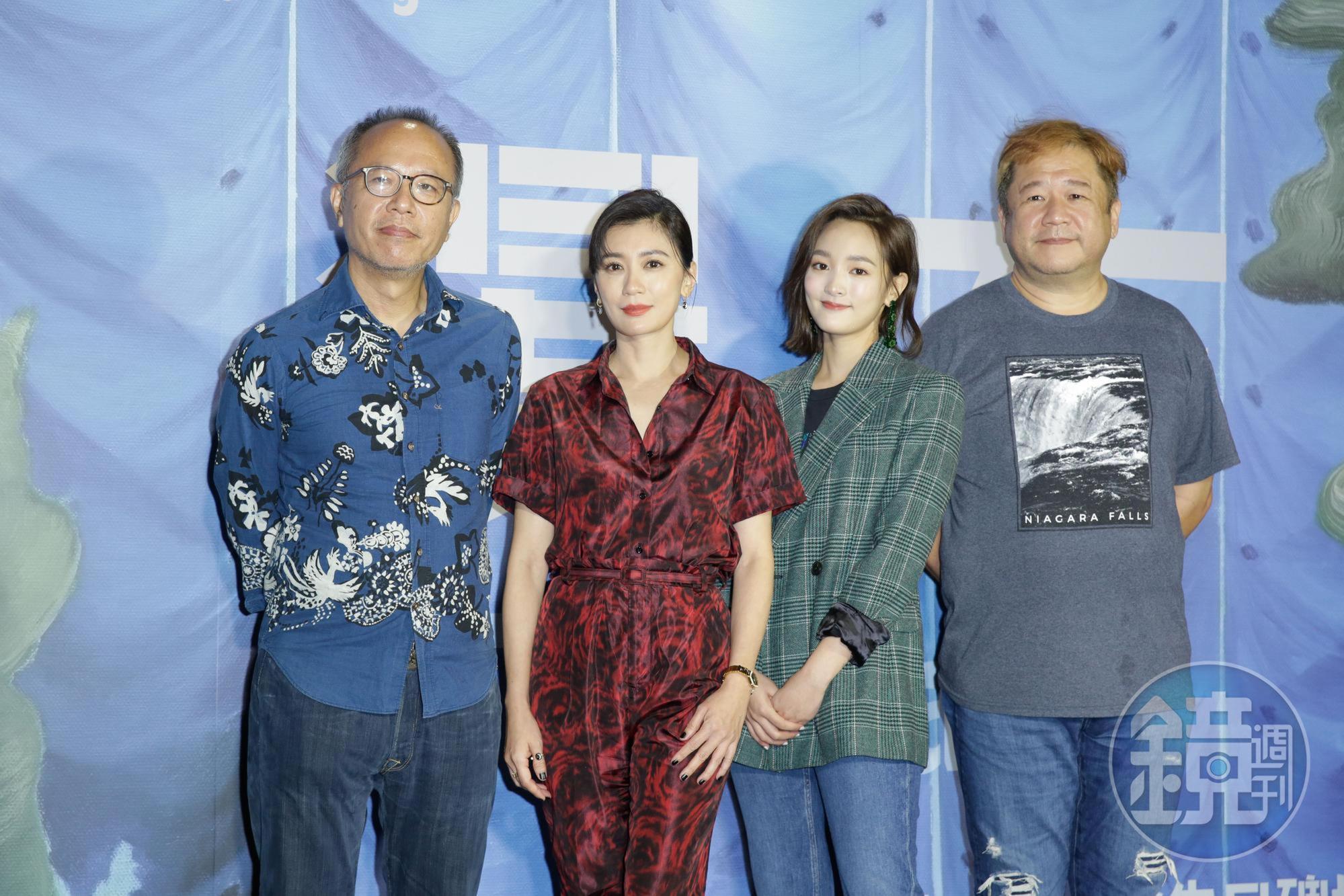 不少國際影評人對《瀑布》的2位女主角賈靜雯、王淨的表現相當激賞,鍾孟宏也是第4位連莊角逐奧斯卡國際電影的台灣導演。