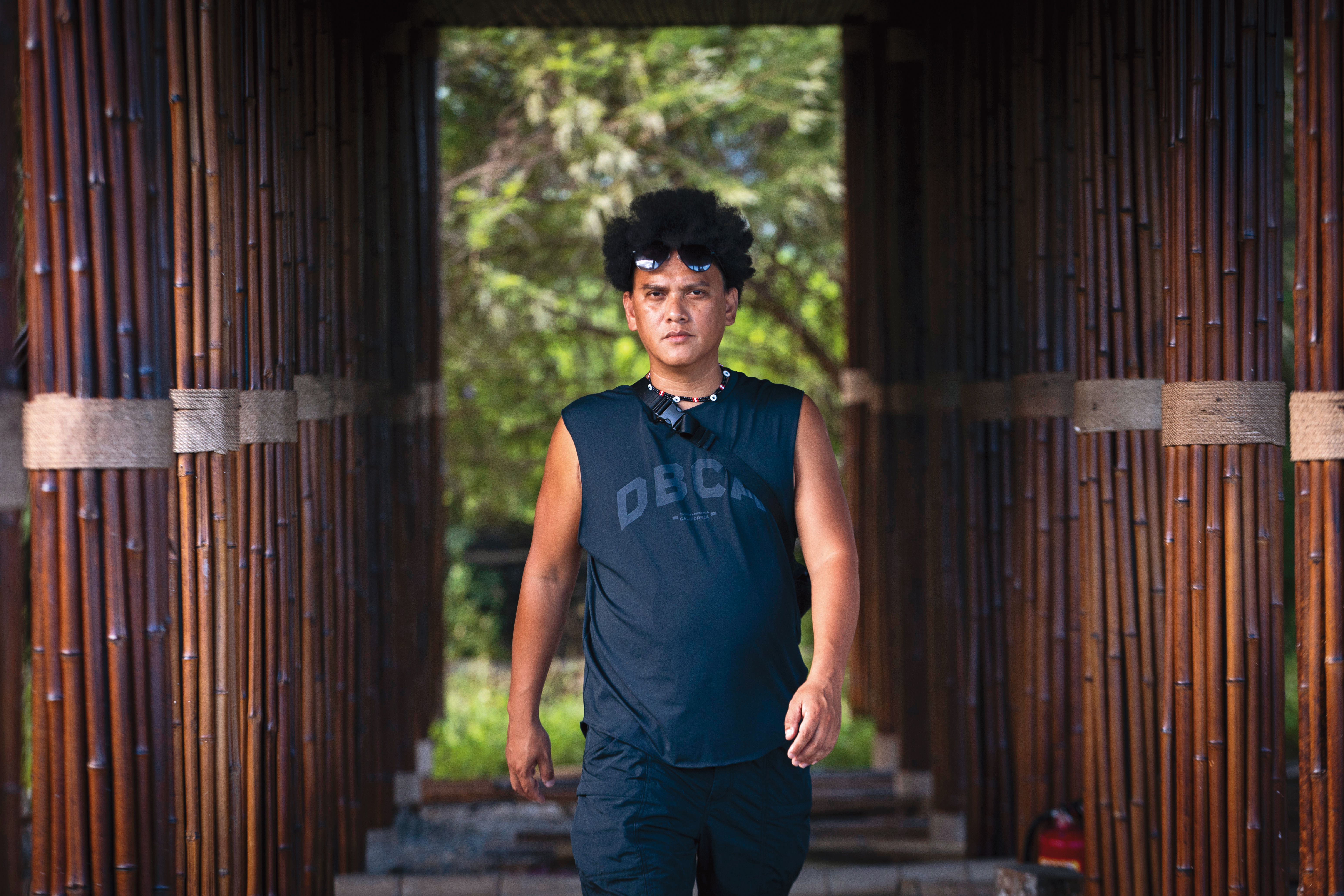 採訪當天，桑布伊忍著胃痛接受拍攝。