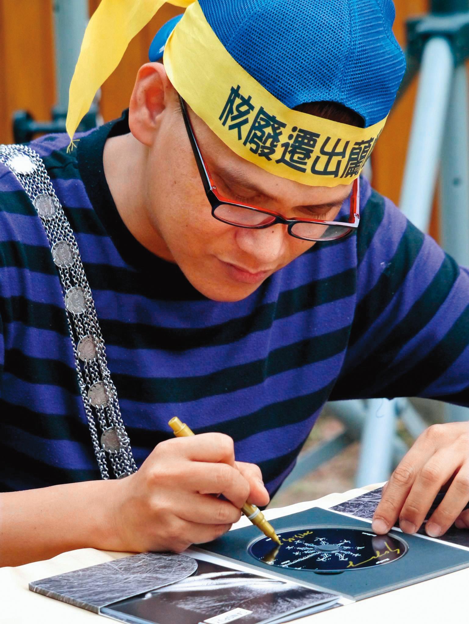 多年來,桑布伊投身原住民運動,其音樂也展現對土地的深愛。(翻攝桑布伊臉書)