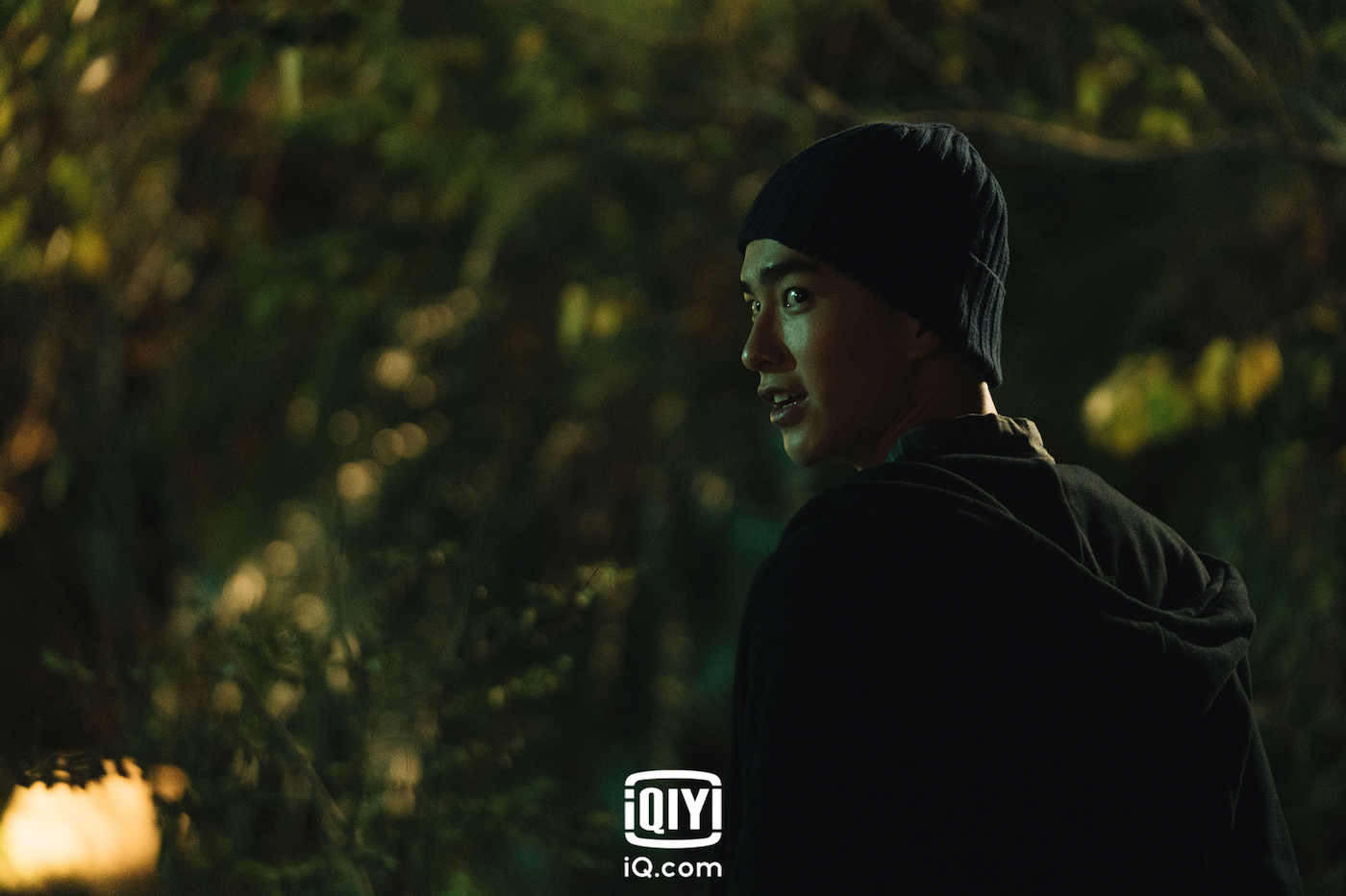 曾敬驊為了演出紈褲子弟陸齊，屏棄雜念，把人與人之間的情感收起來，花時間僅專注眼前的事。（愛奇藝國際站提供）