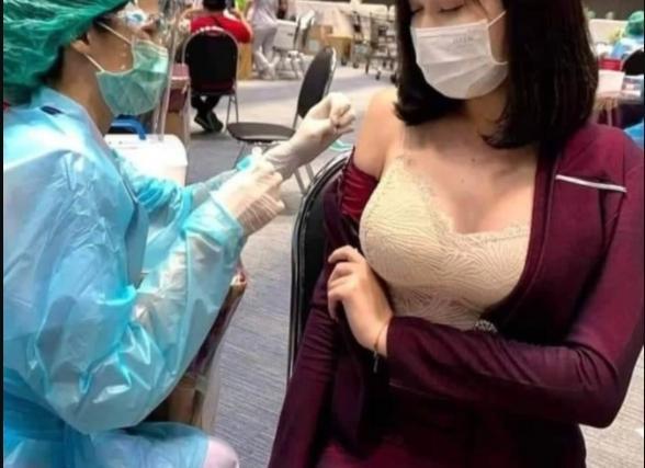 南韓一名女性近日在當地網路論壇上發文抱怨,已完成第2劑輝瑞(BNT)疫苗接種,胸部漲大跟瑜伽球一樣。示意圖。(翻攝自微博)