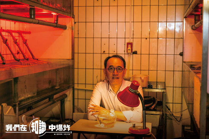 透過《動物好好玩》中介紹的各種動物行為的有趣實驗,焦傳金希望將他對動物的熱情和好奇與聽眾分享。(鏡好聽提供)