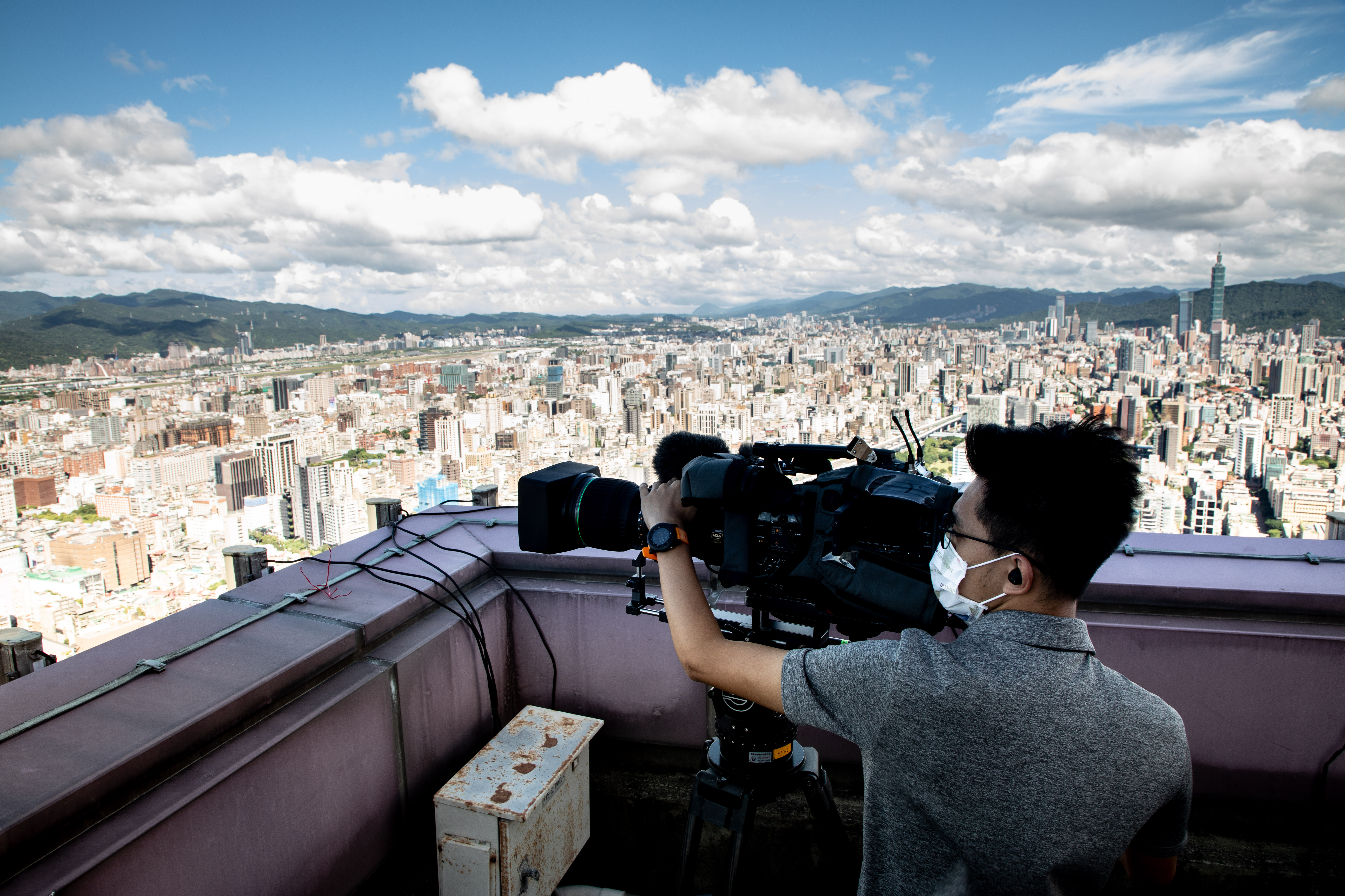 今年的國慶空中機隊展演，新增高空攝影視角。（文總提供）