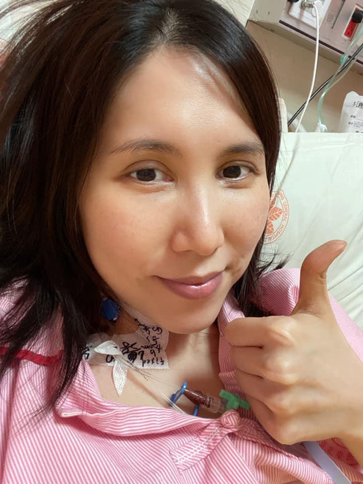 今年7月余苑綺才接受了大手術把淋巴與肝臟的腫瘤切除。（翻攝自余苑綺臉書）