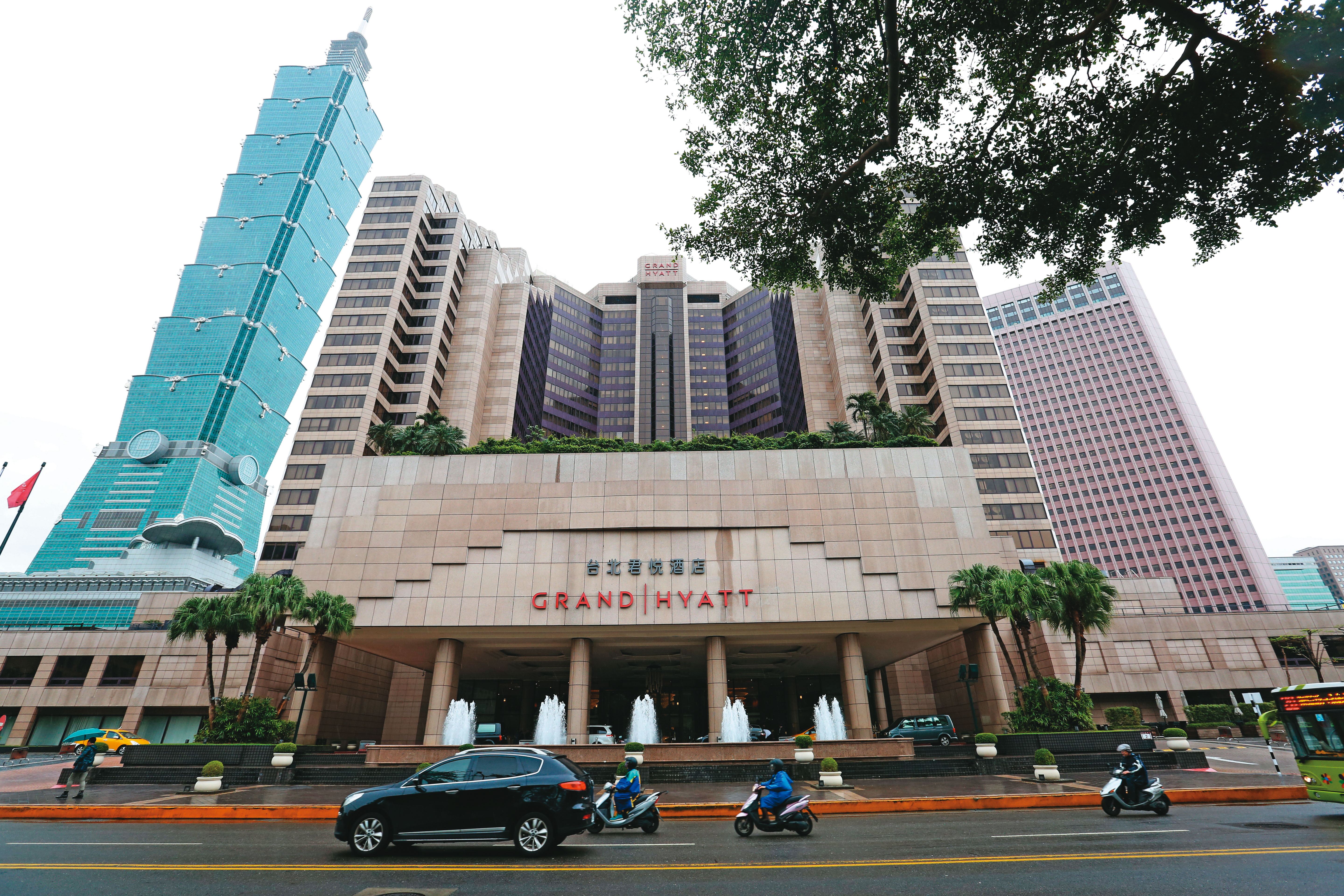 君悅酒店致力保護客人隱私，卻成為李正邦躲避勞動局稽查的保護傘。