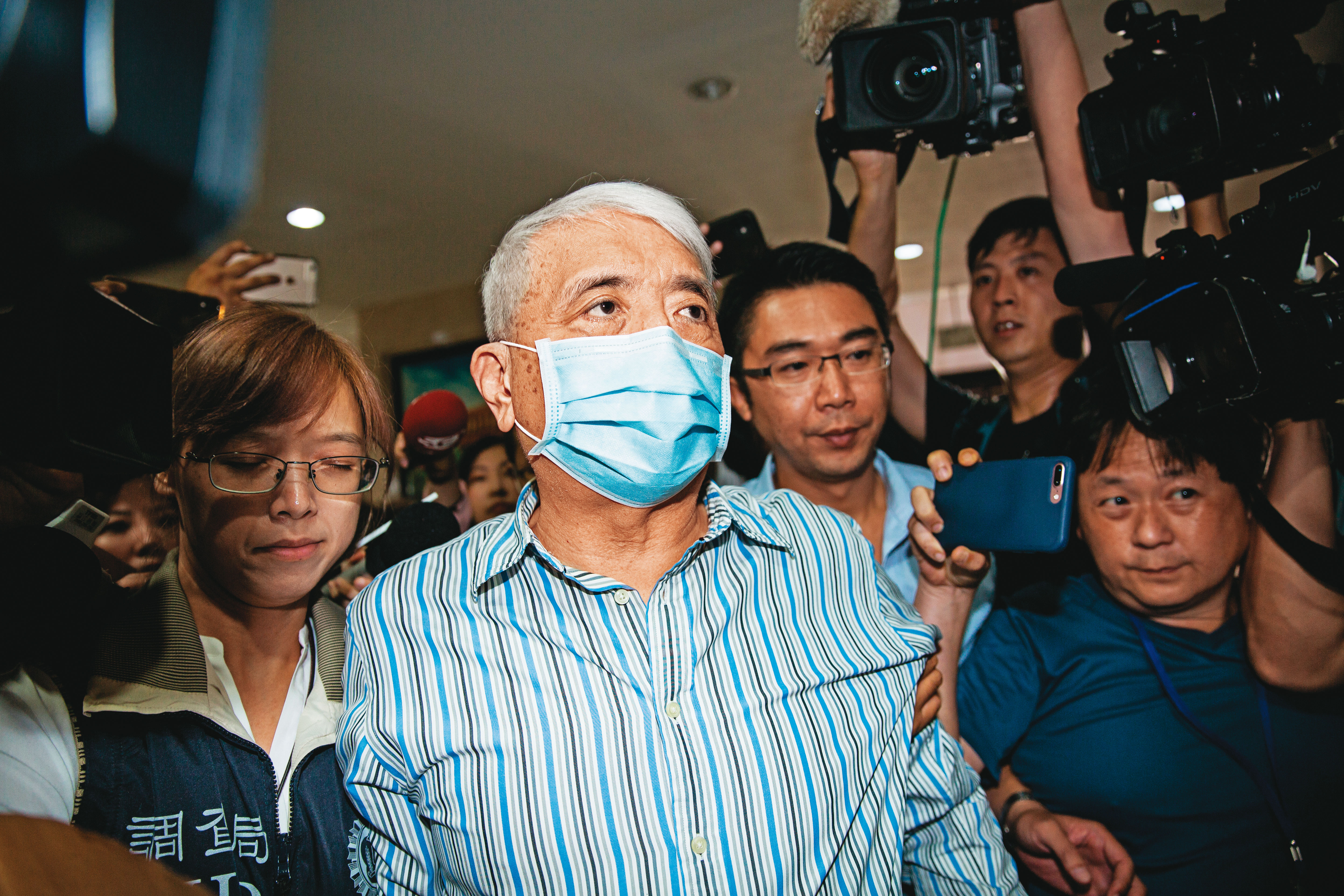 檢調偵辦前太流公司負責人李恆隆為爭奪SOGO百貨經營權，涉嫌行賄朝野立委，意外查出展雲吸金案外案。