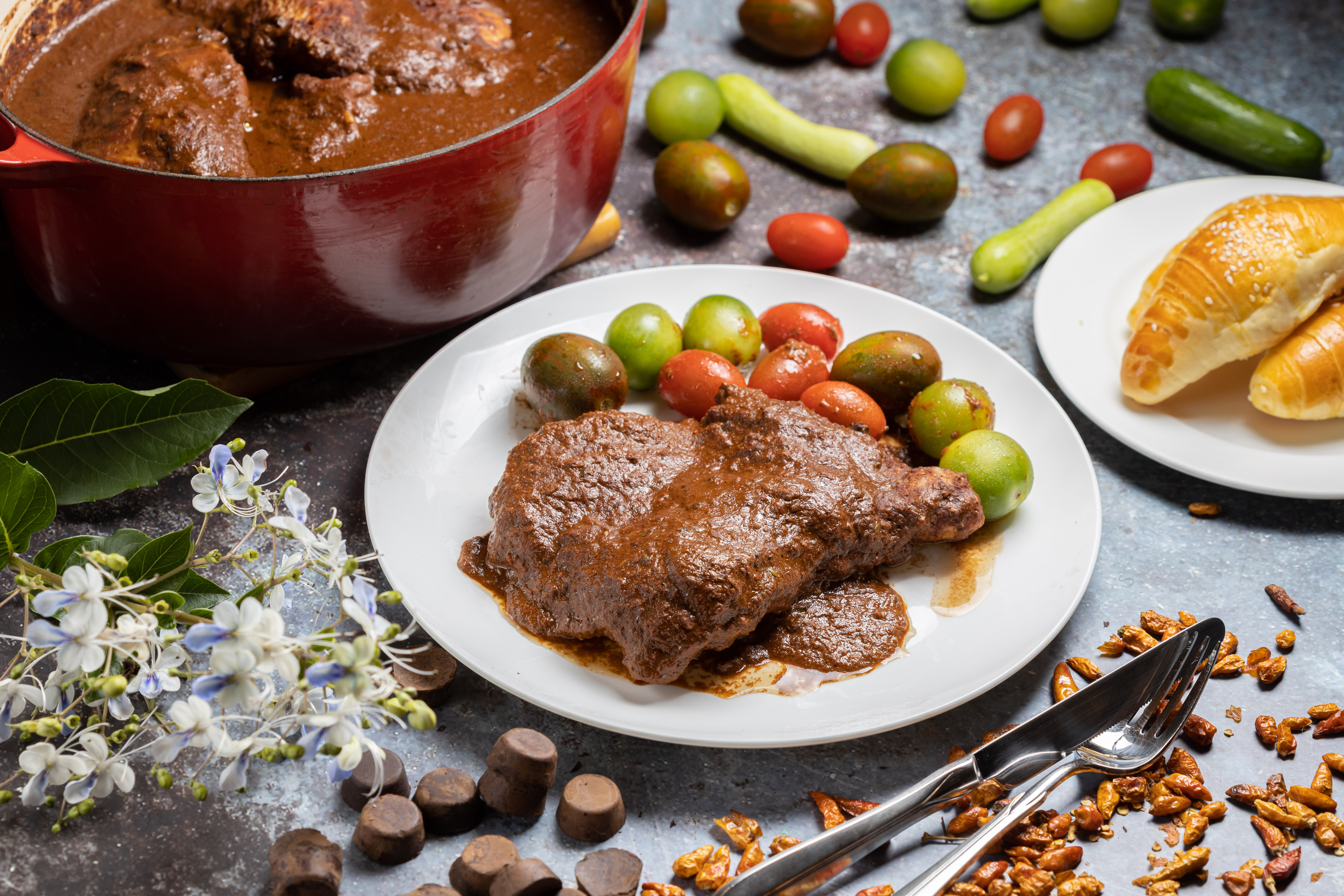 今日複製「墨西哥巧克力辣醬雞」，人生的酸甜苦辣皆在此。