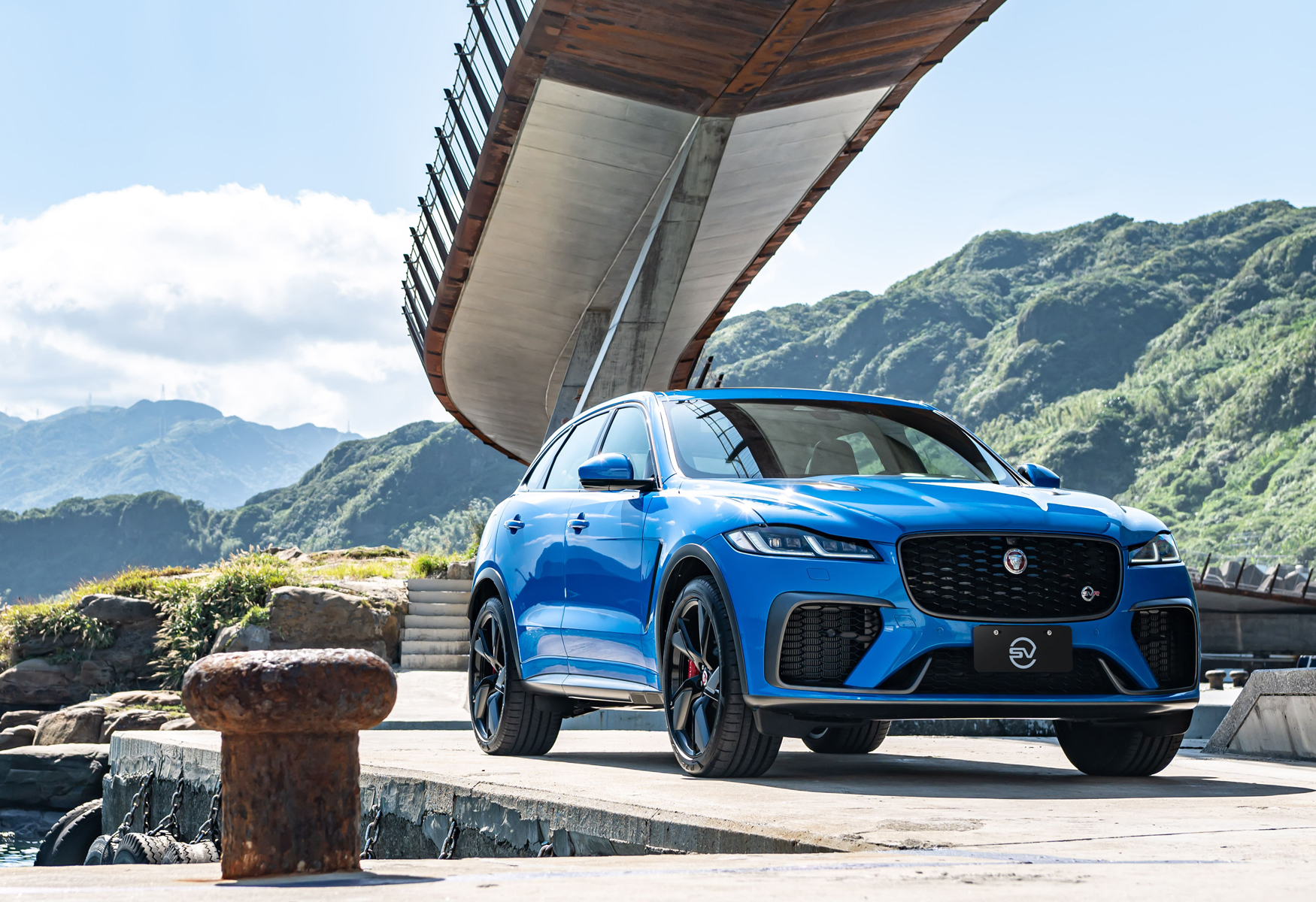 【新車登場】終極V8跑旅！Jaguar F-TYPE SVR
