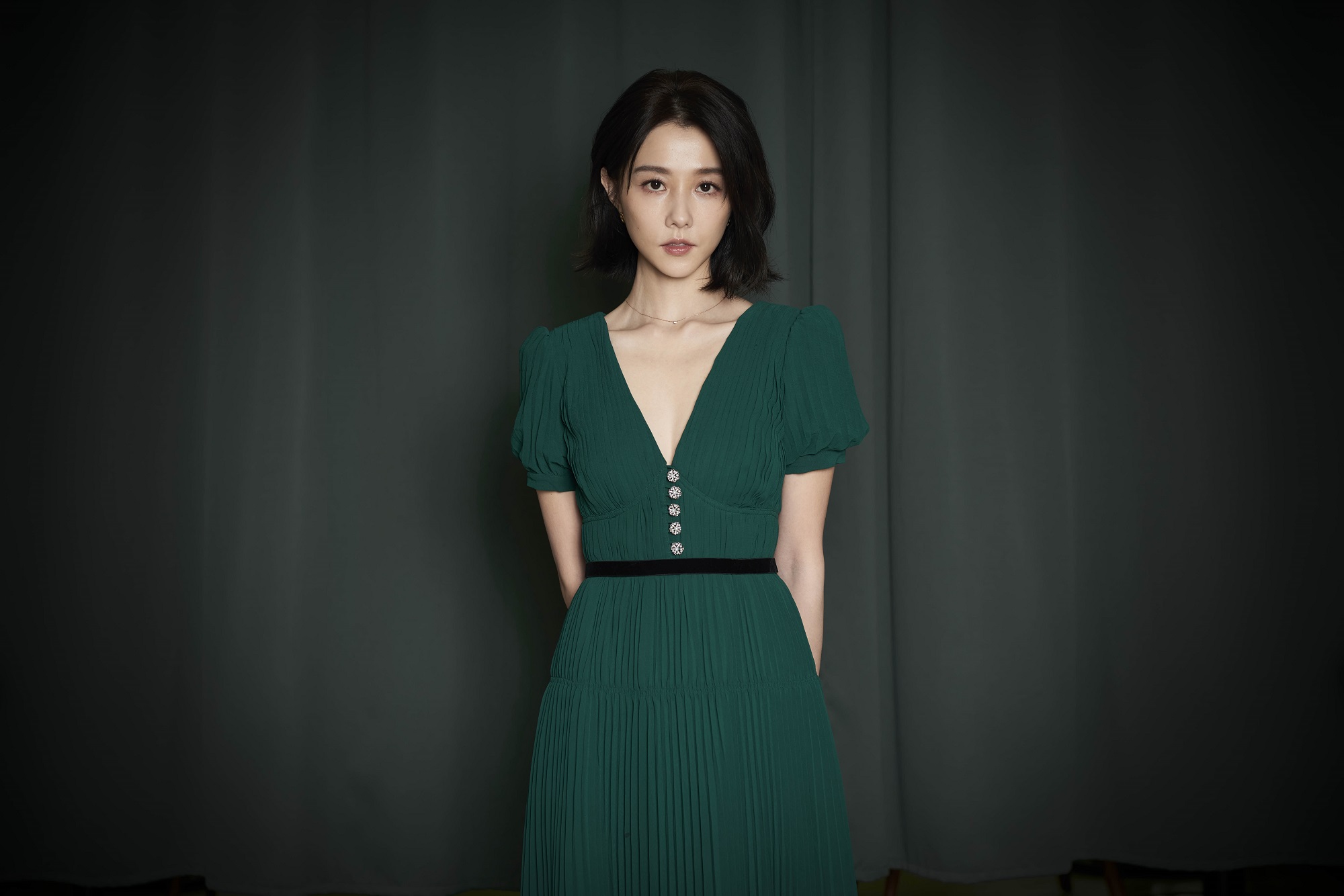 邵雨薇在《2049－完美預測》中扮演新手媽媽，展現為母則強的意志。