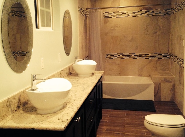 王瀞文爆料，有名線上知名女主播和企業主在廁所共處30分鐘。（示意圖，pixabay）