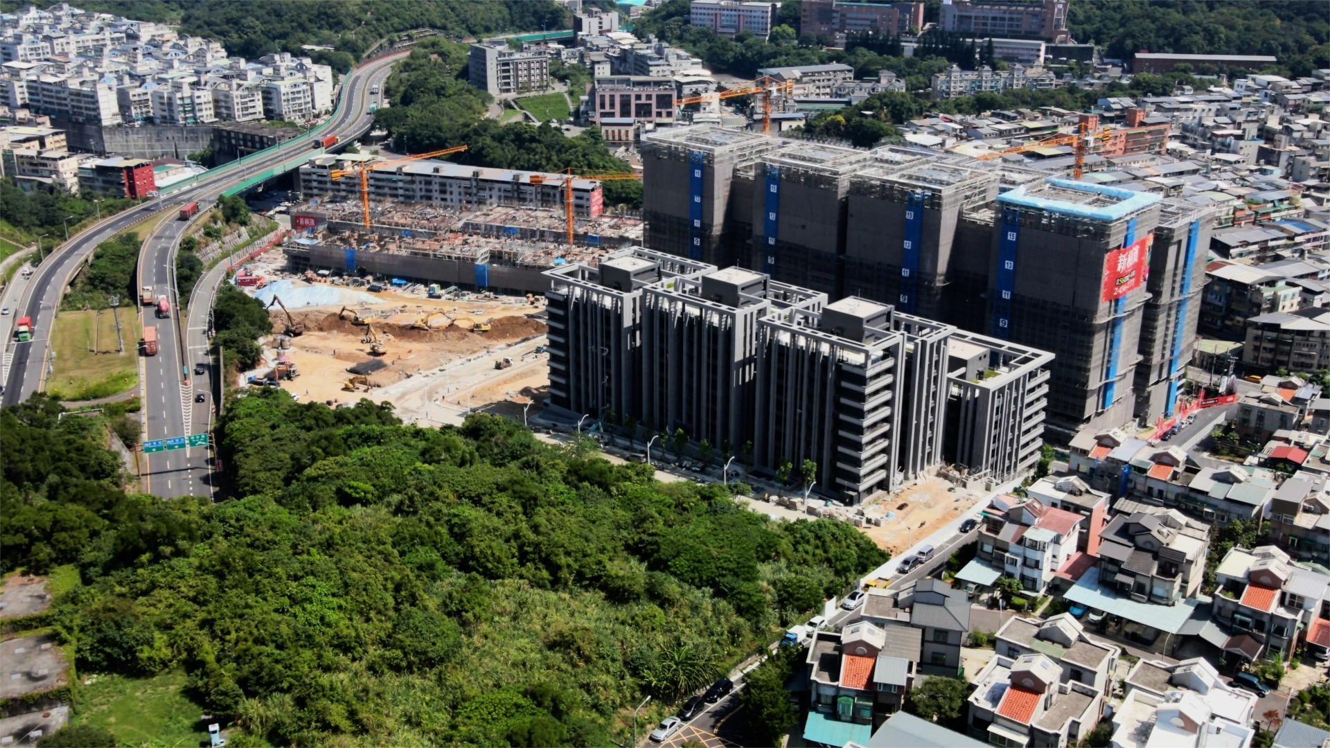 新橫濱坐擁43,000坪的大基地,是近年來大台北少見的大型造鎮開發案。