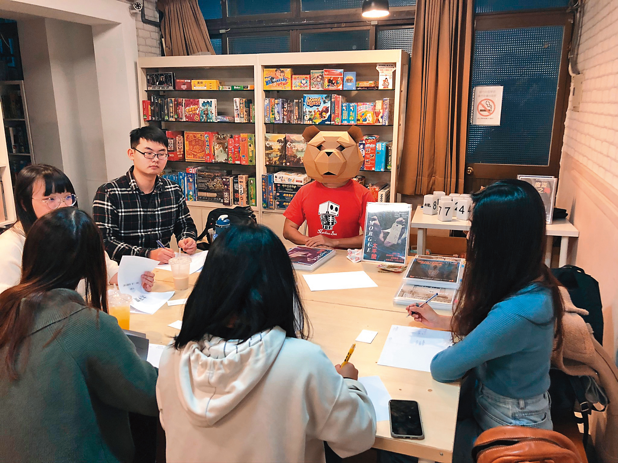 台灣的LARP場館多半轉型自經營密室逃脫遊戲的工作室或桌遊店。(翻攝自桌上有戲玩空間粉絲專頁)