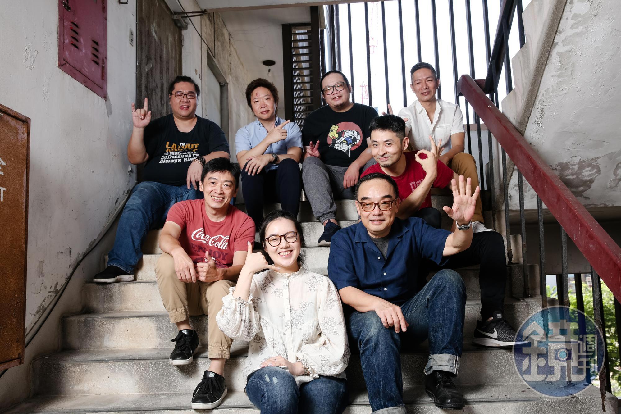 《廢棄之城》導演易智言(前排右1)與西基動畫製作團隊:製作協調汪羿(前排左)、材質指導黃柏寧(中排右)、動態模擬組長周宏林(中排左)、構圖組長林家弘(後排左起)、特效組長謝承錦、燈光指導柳公仁、動畫導演鍾元勝。