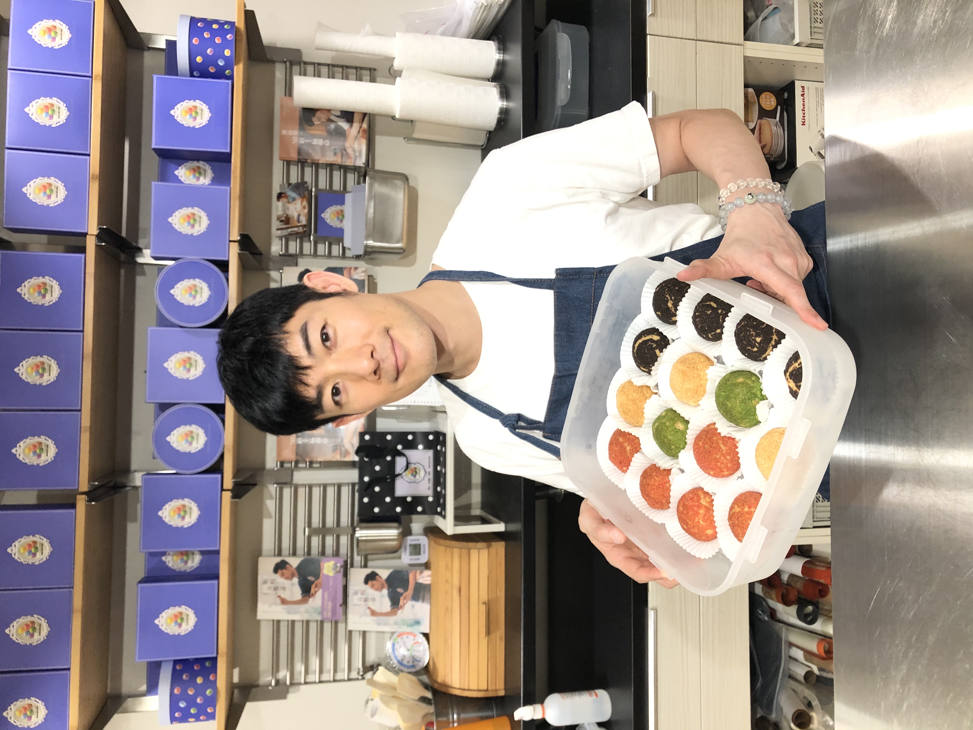 擁有烘焙丙級證照的施易男，預計11月再度開班授課。（施易男提供）
