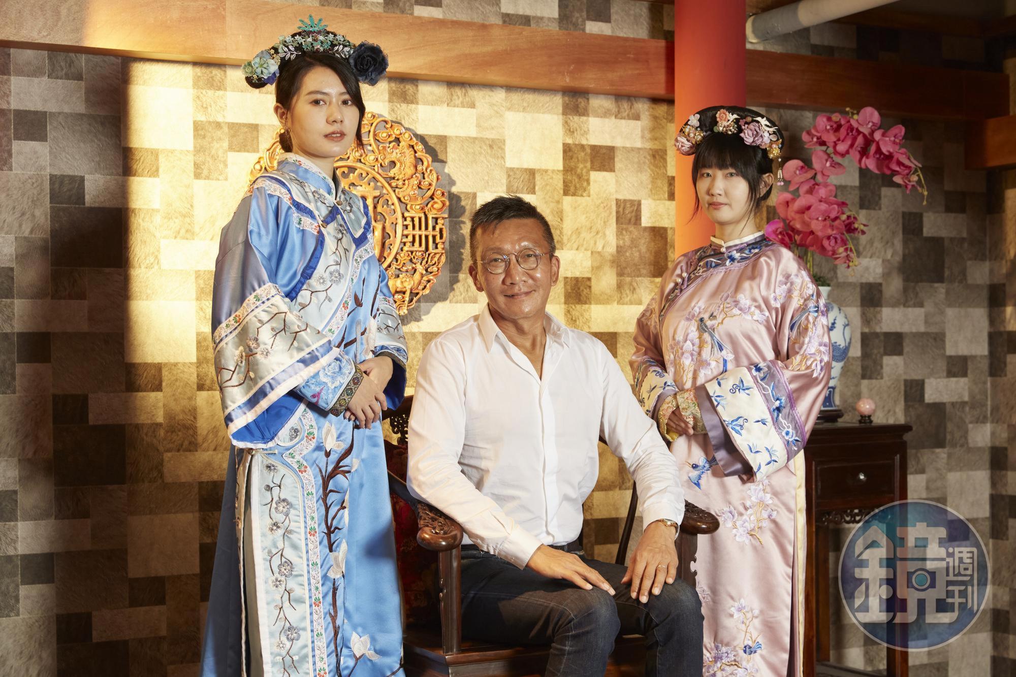 旭瑞文化傳媒投資董事長王冠中（中）坦言，現階段必須從中國大陸購買劇本、滿足玩家需求，但兩岸文化價值觀不同是一大問題。