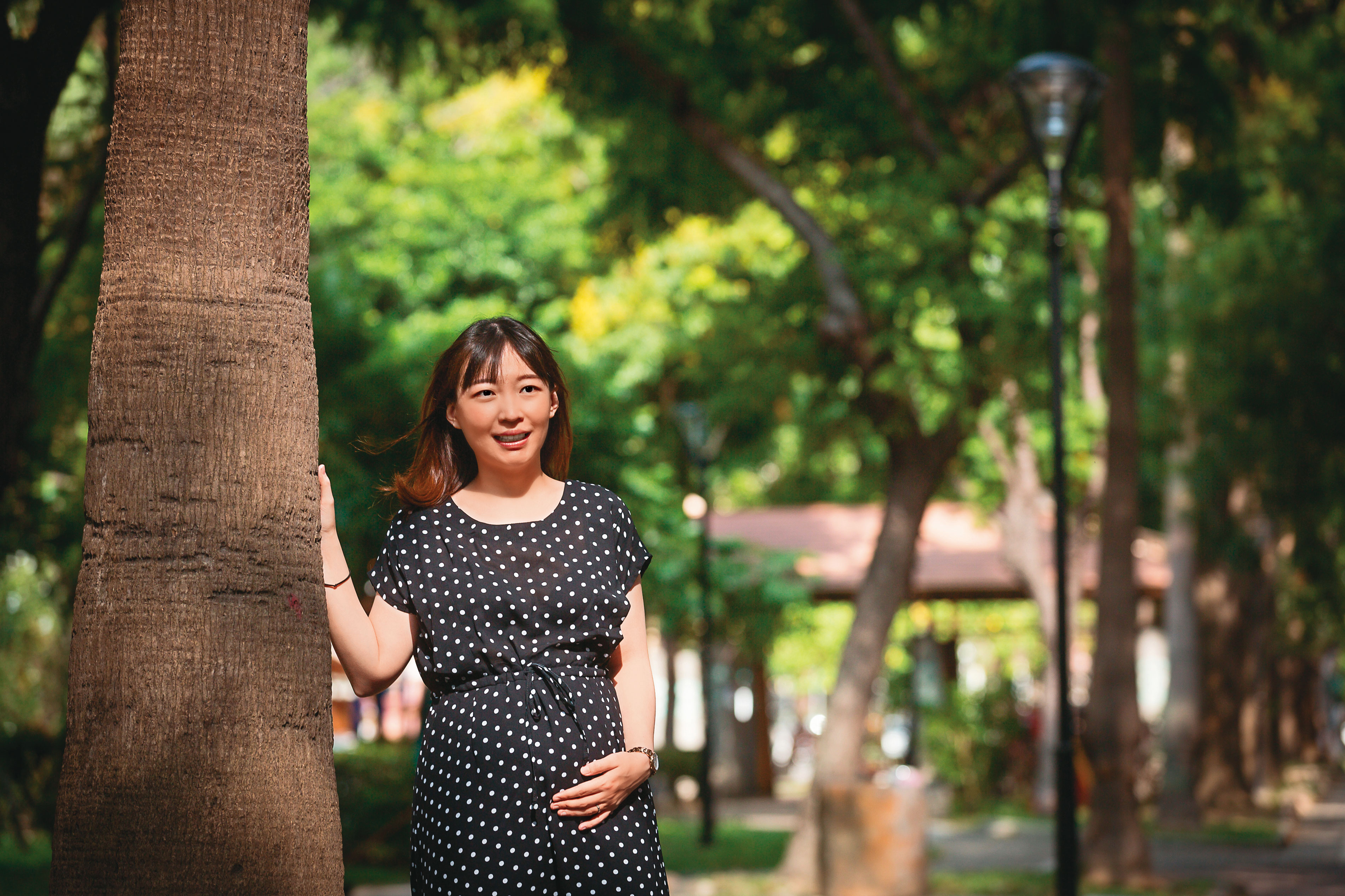 林逸婷身懷六甲,她在網路上寫文分享婦嬰險和新生兒保單。