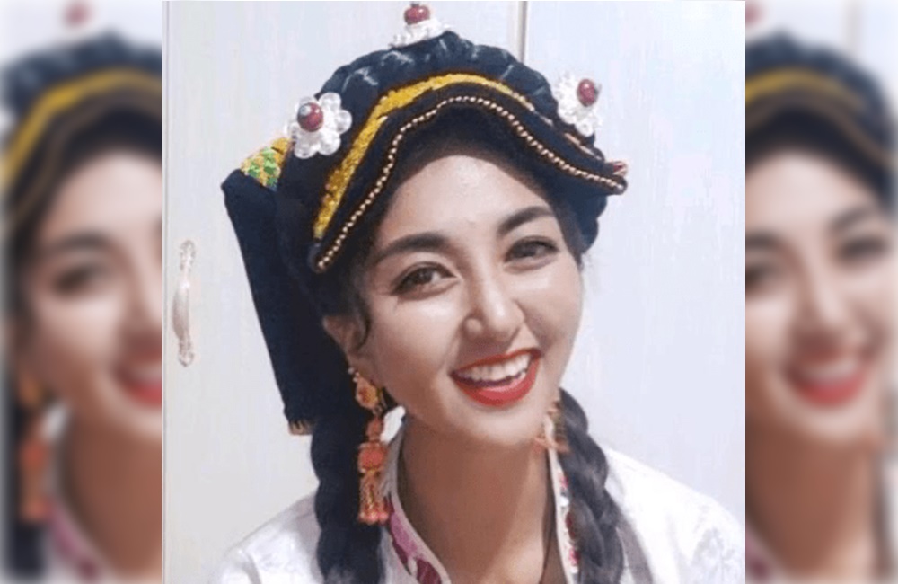 西藏「網紅」拉姆一年前遭前夫潑汽油燒傷致死。（翻攝微博）