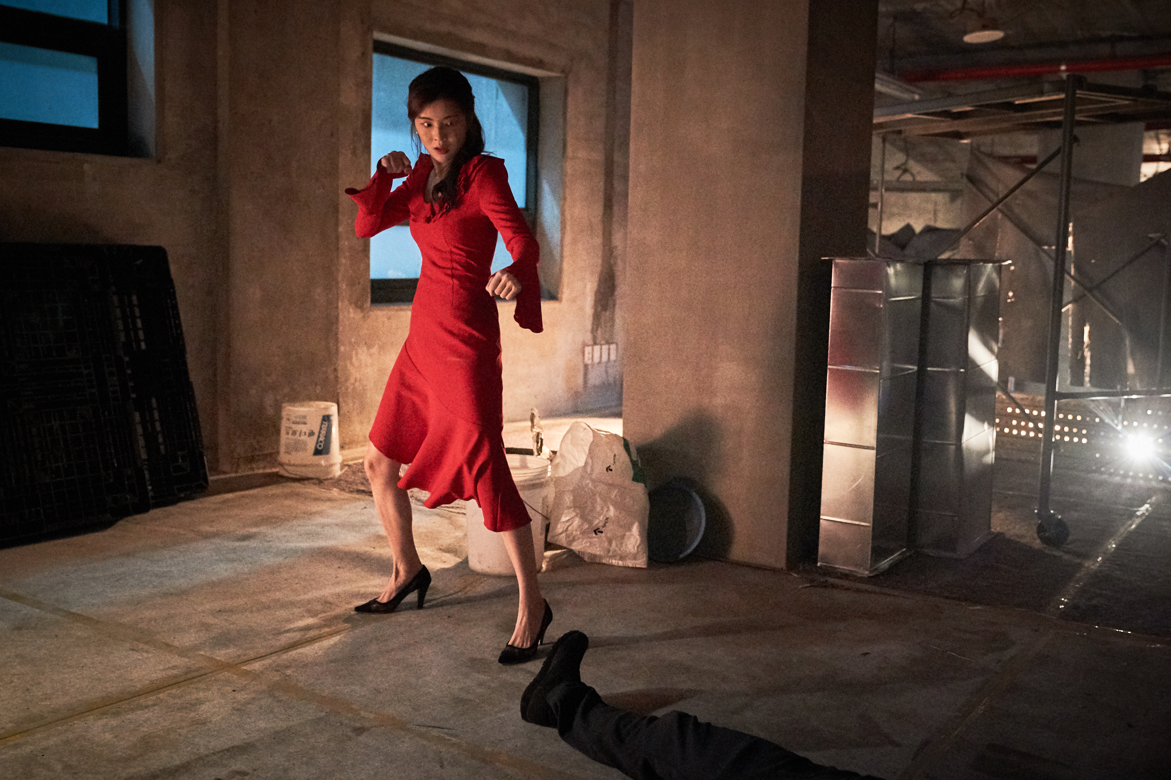 李先彬在《金派特務》變身女打仔。（威視電影提供）